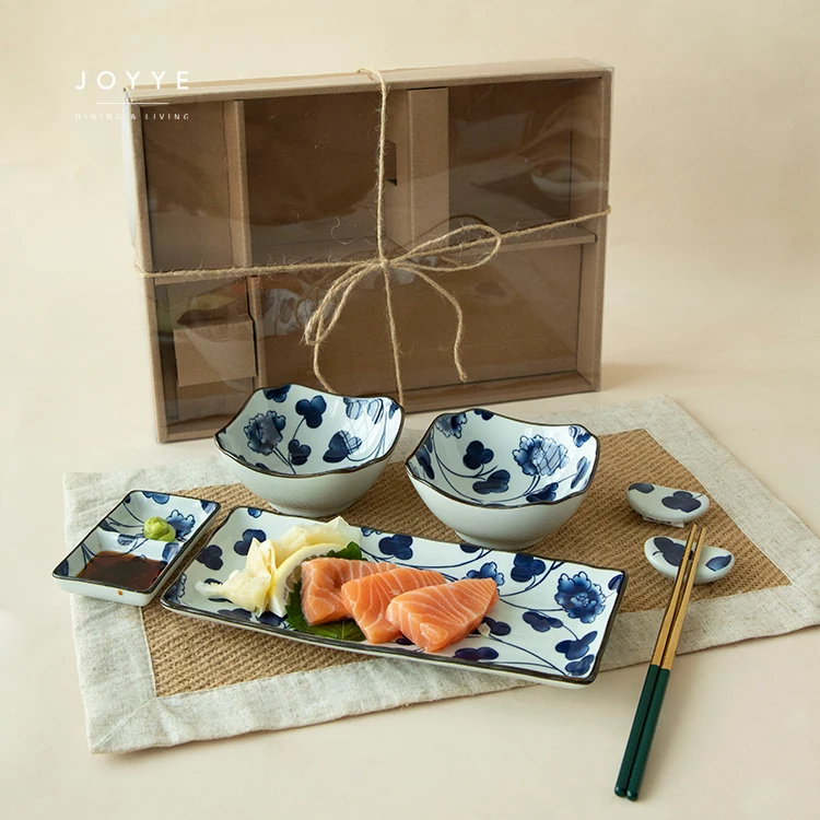JOYYE Custom Blue And White Dinnerware 6pcs Gift Set Japanese Ceramic Sushi Dinner Set With Plate Bowl Dish Chopstick Holder