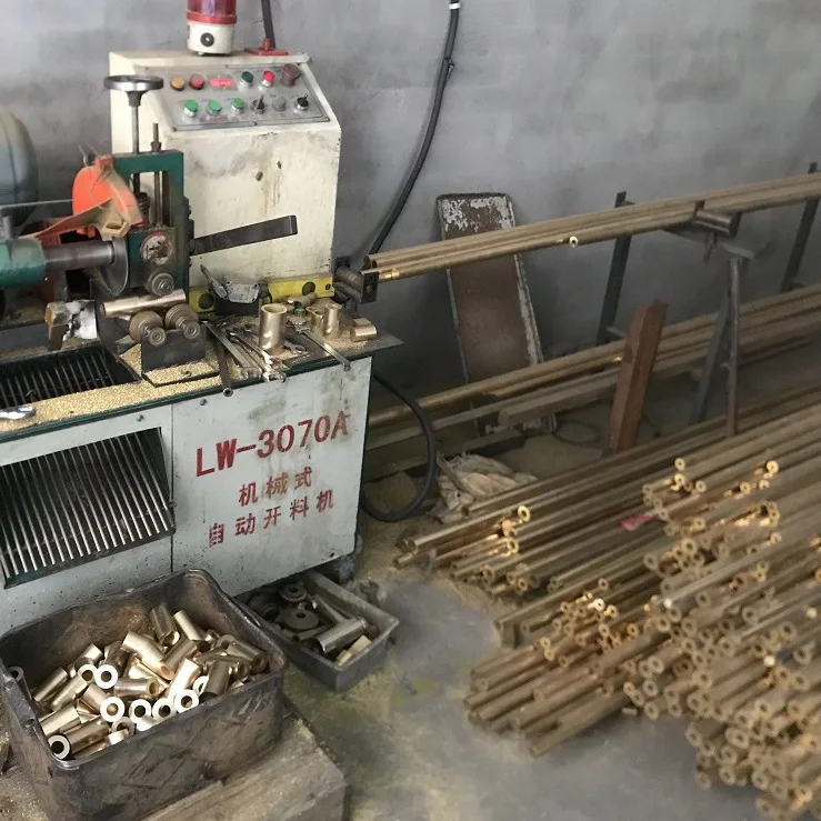 Однорычажный смеситель для раковины умный кран умывальника ванной комнаты