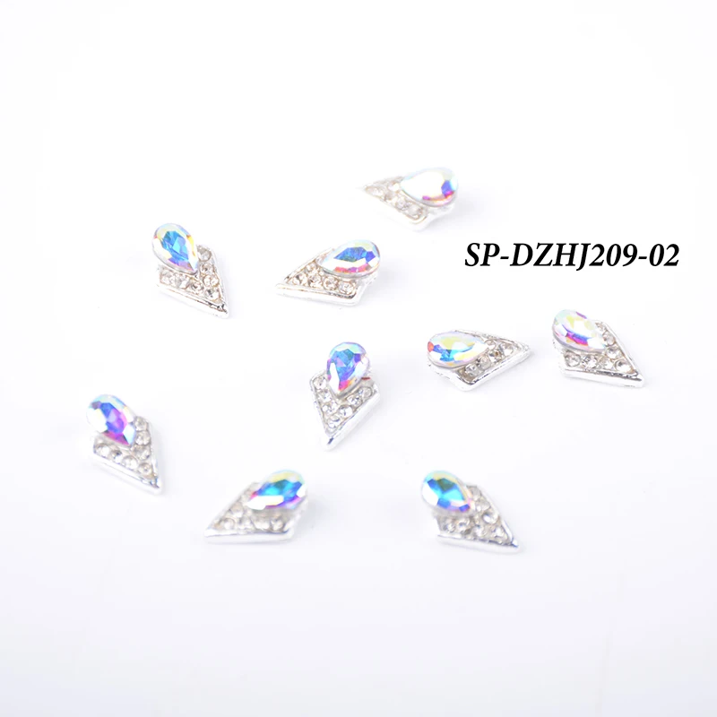 New Arrival Bulk Metal Nail Rhinestone Jewelry Chrome Heart Nail Charms