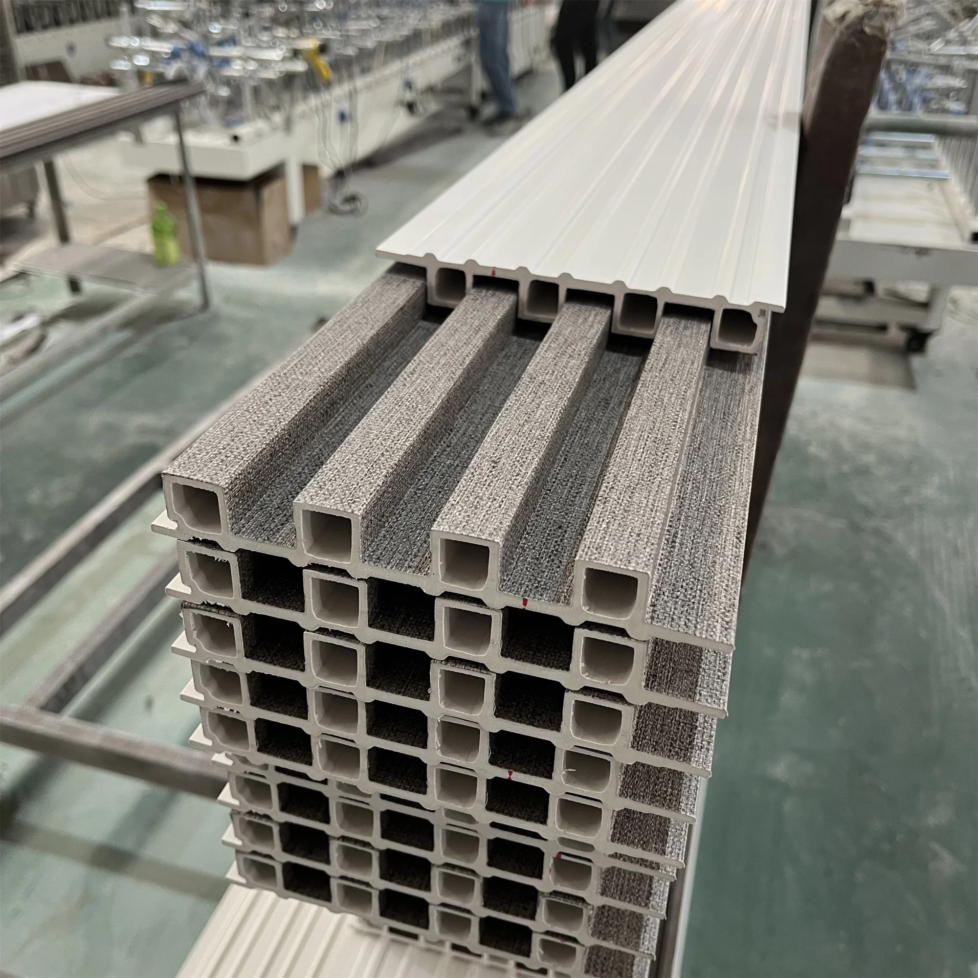 Lamina Wpc Panneau Mural Cannele Pvc LAMBRI Paneles Ranurados Slat Wpc Fluted Wall Panel  Interior