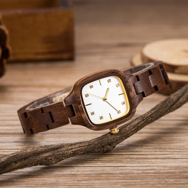 Fashion Simple Elegant Diamond Dial Natural Women Bamboo Wooden Watch Square Quartz Wood Watch Montre Femme