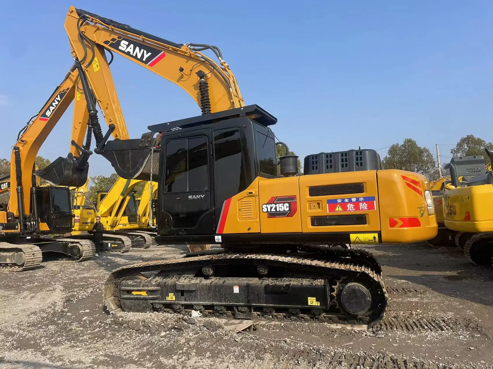 Used 21 Ton Sany SY215C Tracked Crawler Digger Excavator with Mitsubishi Engine Core Components Include Pump Motor Gear