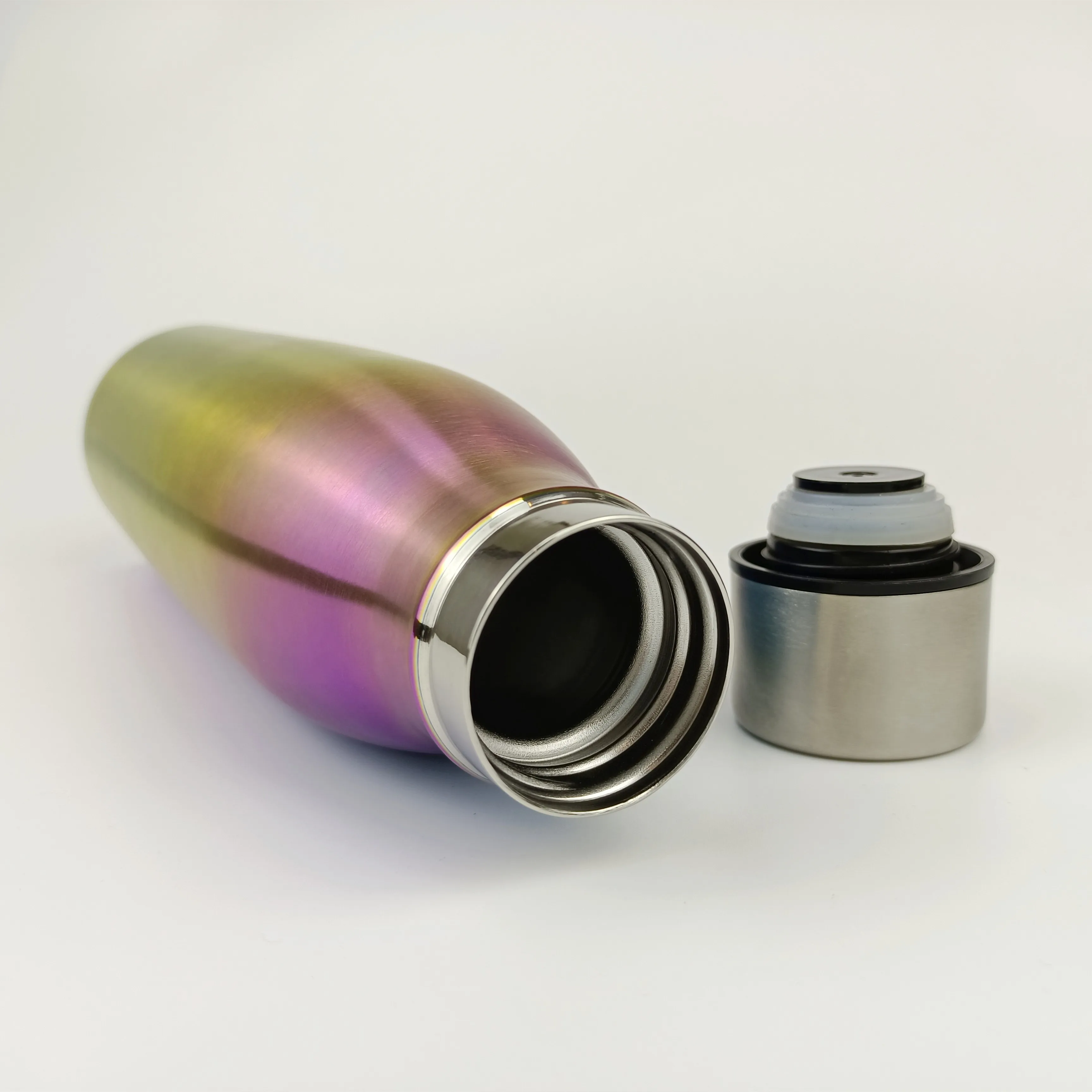 Unique Design 550ml Stainless Steel Insulated Water Bottle Sports Sipping Thermos Outdoor Sports Vacuum Flask with Pressing Lid