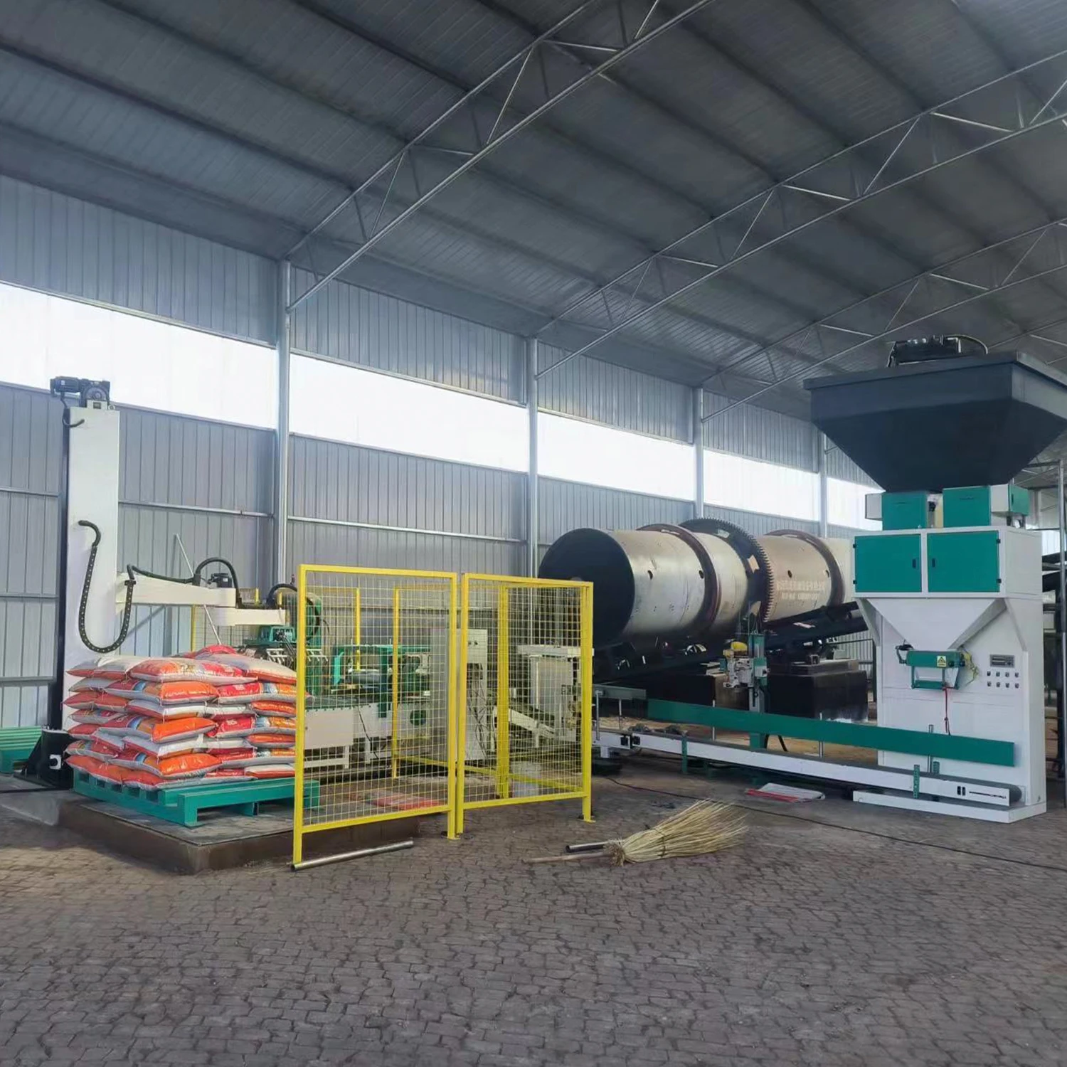 Automatic Packing Line Column Type Palletizer Machine Carton Box Bag Bagger Stacking Column Robot Palletizer Bags