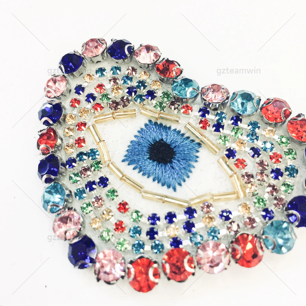 Custom Rhinestone Bead Hearts Patches Sew on Applique Clothing Embroidery patch Brooches Beaded Heart Pins for Jackets