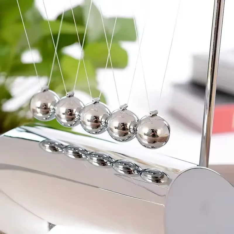 Metal Newton Cradle Balance Balls Magic Science Physics Silver Plated Newton Pendulum for office decoration Stress reducing toys