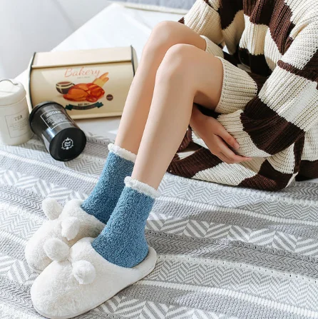 Wholesale custom winter fuzzy socks warm thick cute socks girl socks women