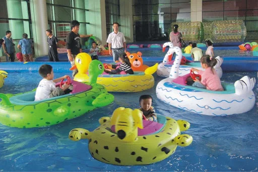 Cute animal inflatable bumper boat water park bumper boat water park electric bumper boat