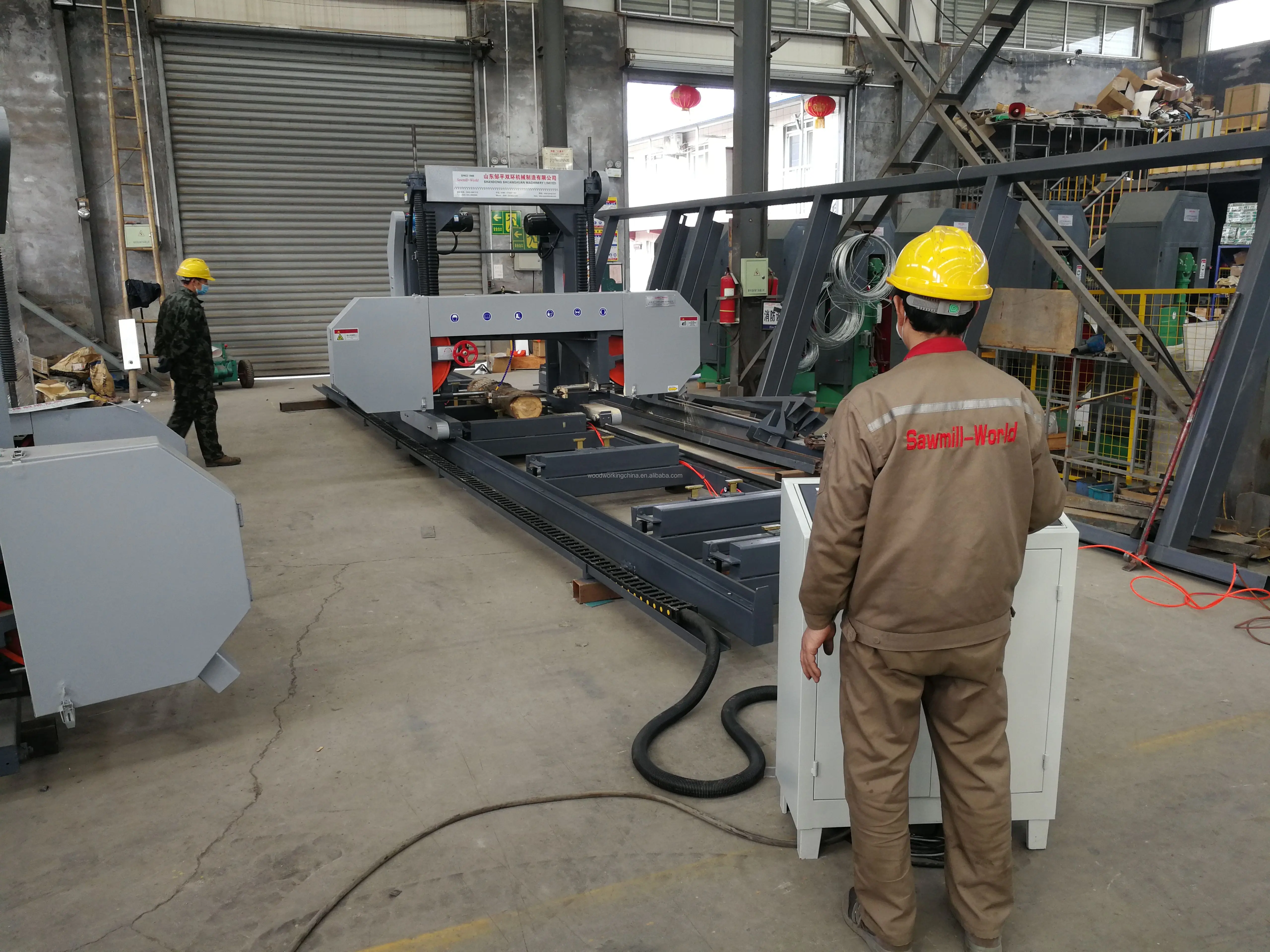 Hydraulic Horizontal Portable Wood Production Line Gasoline Sawmill In Band Saw machine