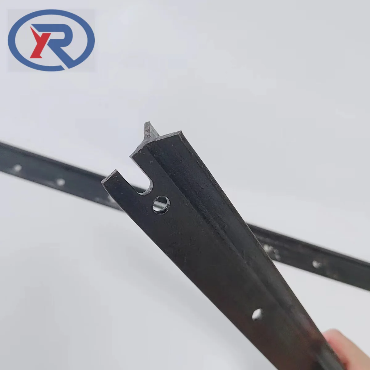 Australian Standard 2.04kg/m black bitumen coated Y star picket with hooks/Steel metal Y type star fence post pickets for farm