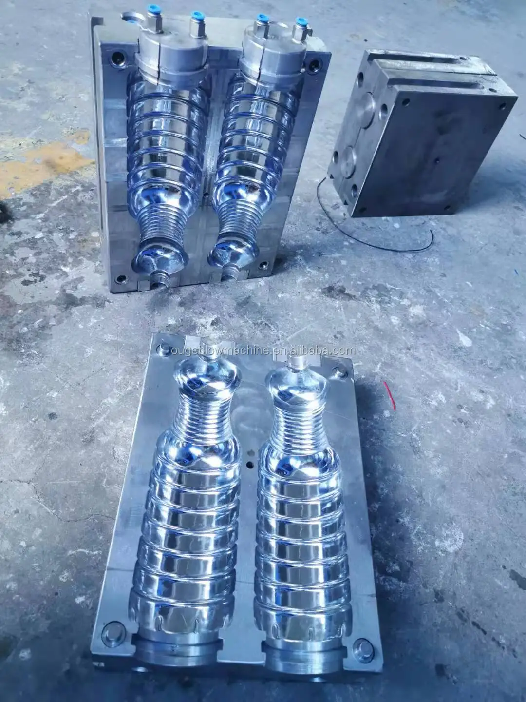 pet blow bottle mold