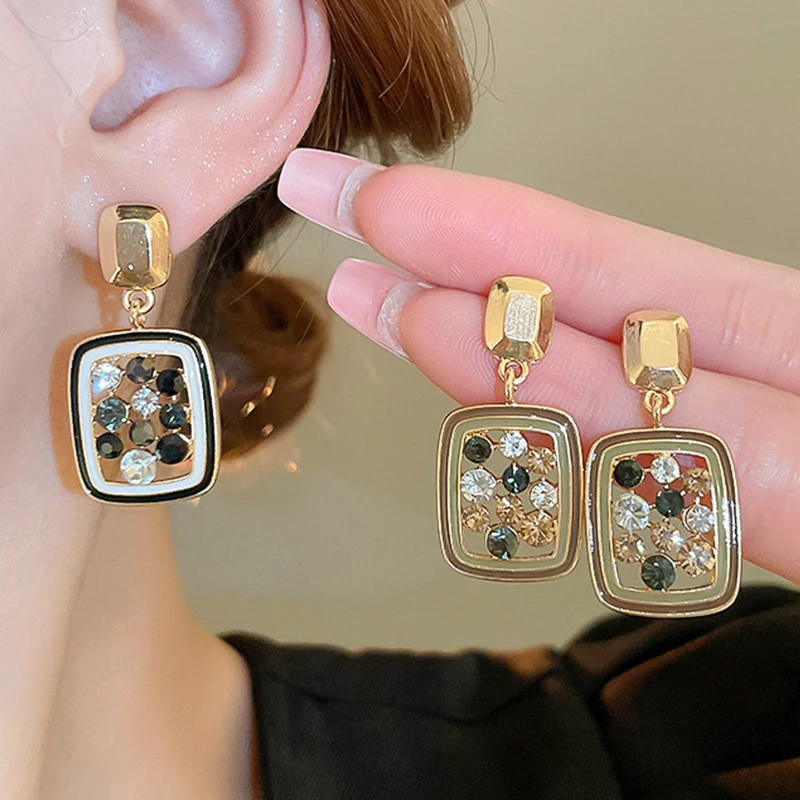 Retro square diamond inlaid pendant earrings with luxurious temperament high-end earrings for women
