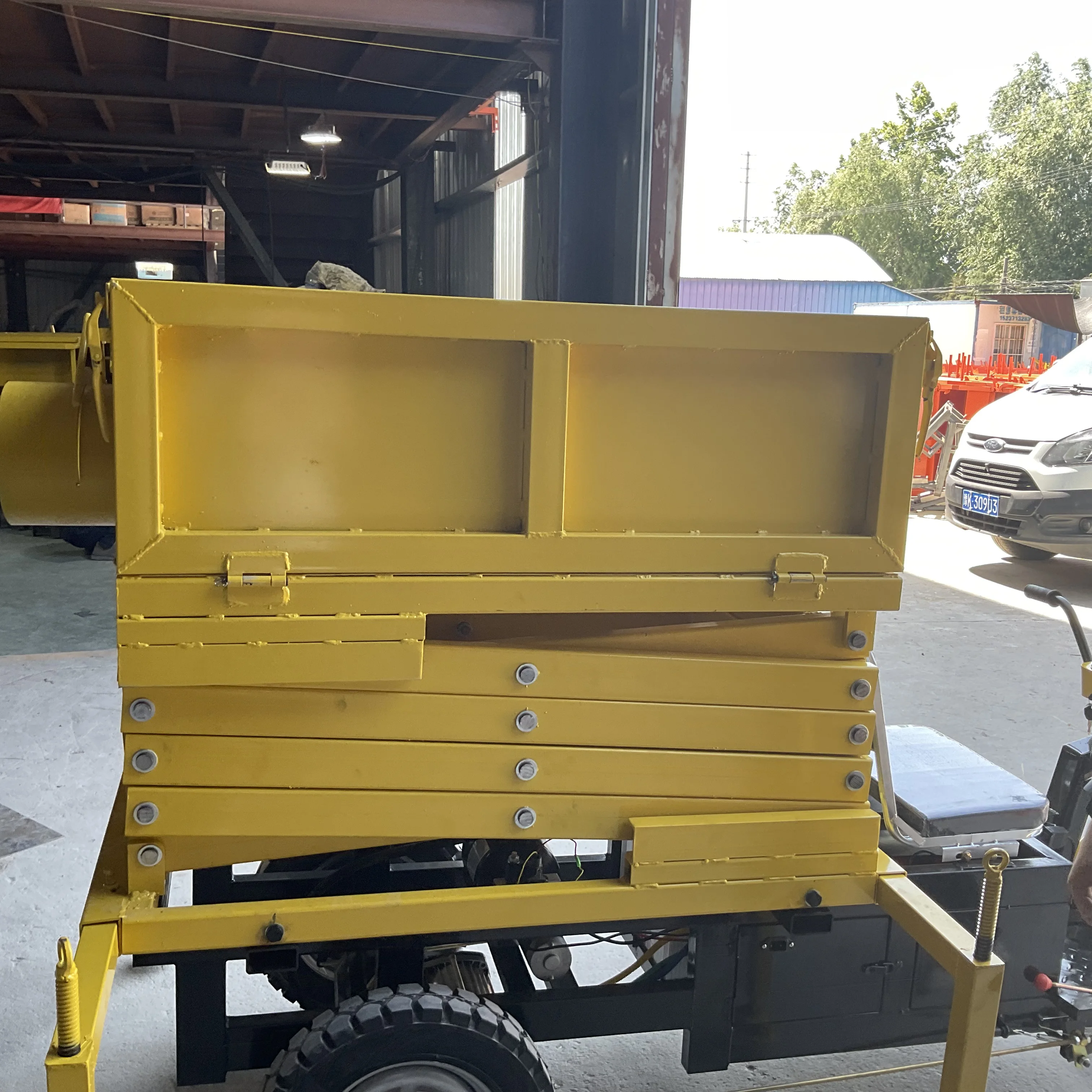 FUHANG  three-door Hydraulic lift Engineering tricycle High 6 M Hydraulic Shear Fork Aerial Lifter Mobile Work Platforms