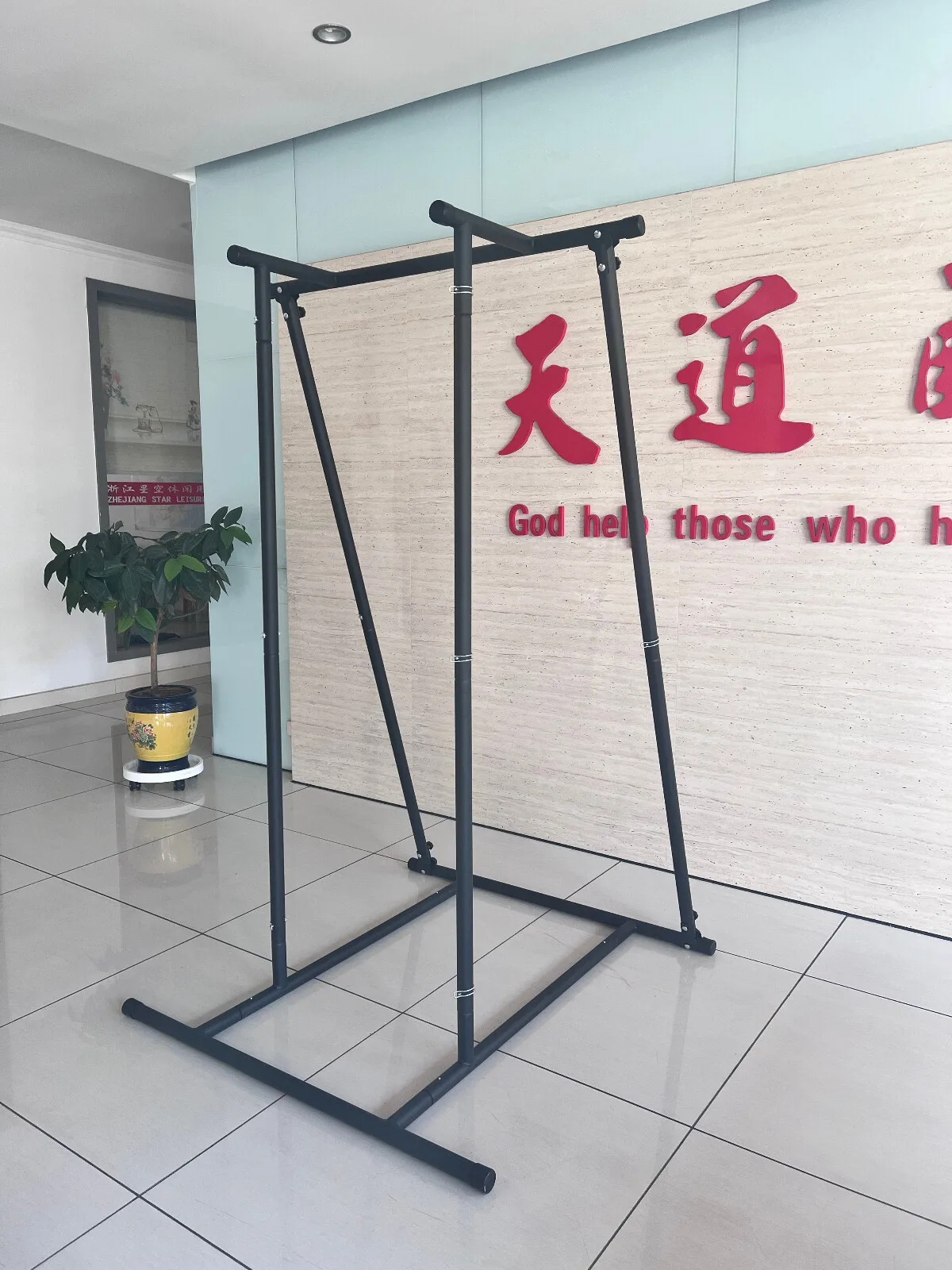 Portable Pull-Up Rack for Home and Outdoor Workouts with Adjustable Bars and Compact Design for Full-Body Strength Training