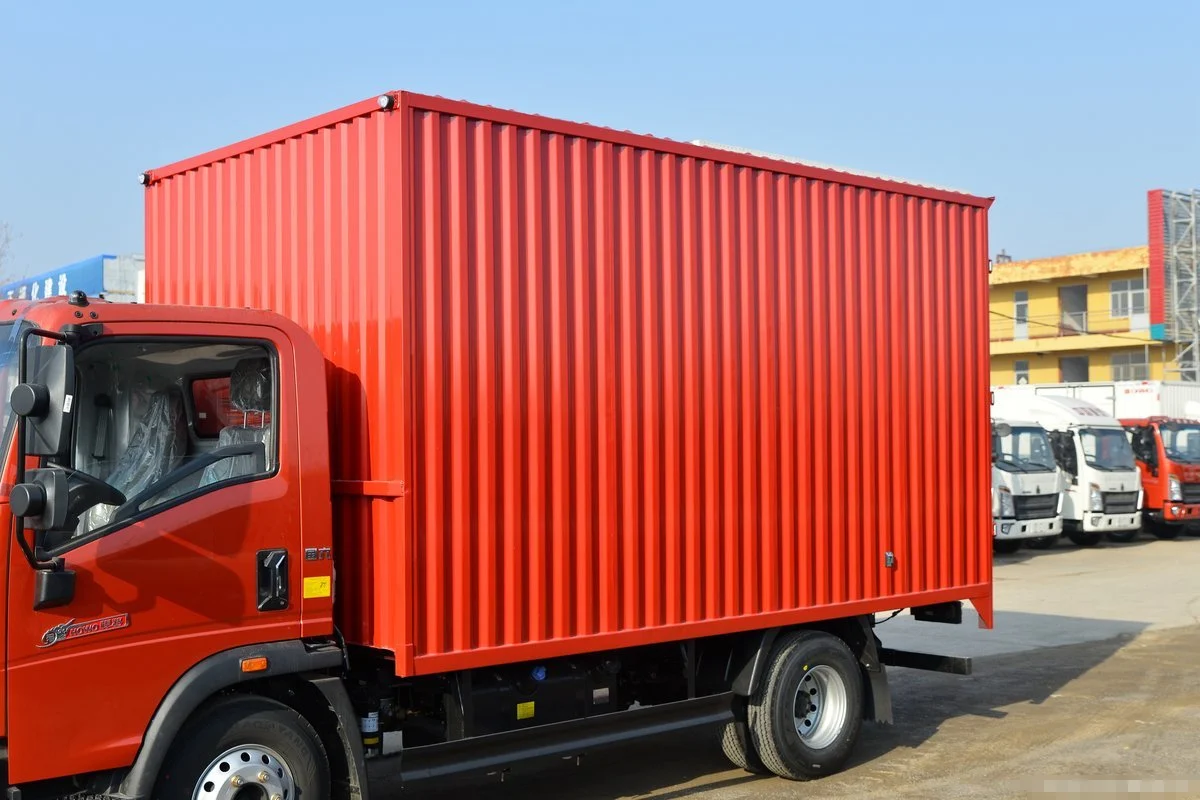 Howo Chassis Double Cabin Light Vehicle Truck Cargo Box 4*2 4*4 Sinotruk Howo Van Truck For Sale