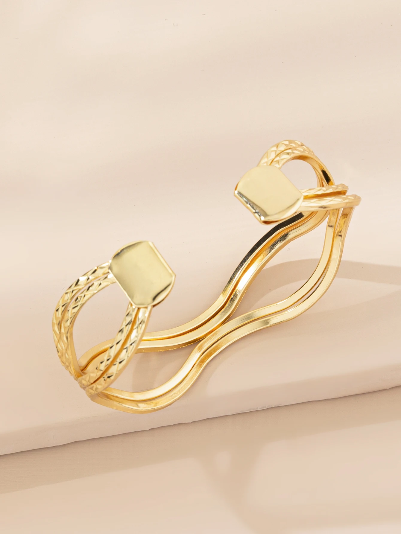 Ins wind Korean metal bracelet female tide plain circle irregular wave point cold wind high fashion personality