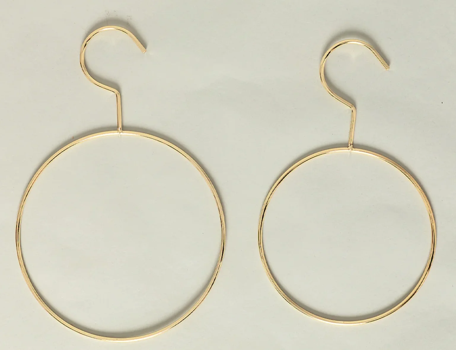 GOLD HIJAB HANGER ROUND 2