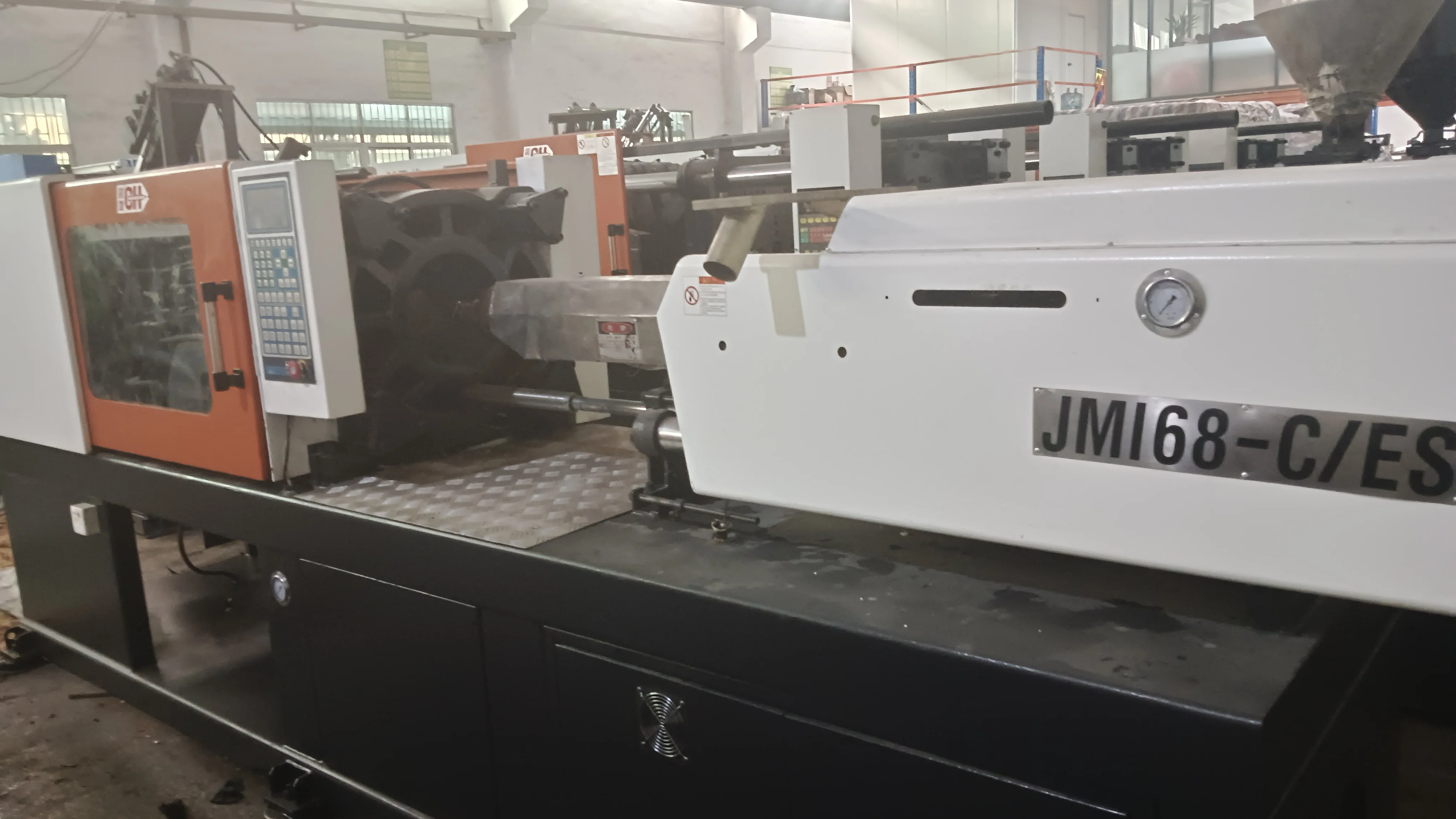 Used second hand nice price Plastic injection machine for plastic industry High quality low price plastic molding machine