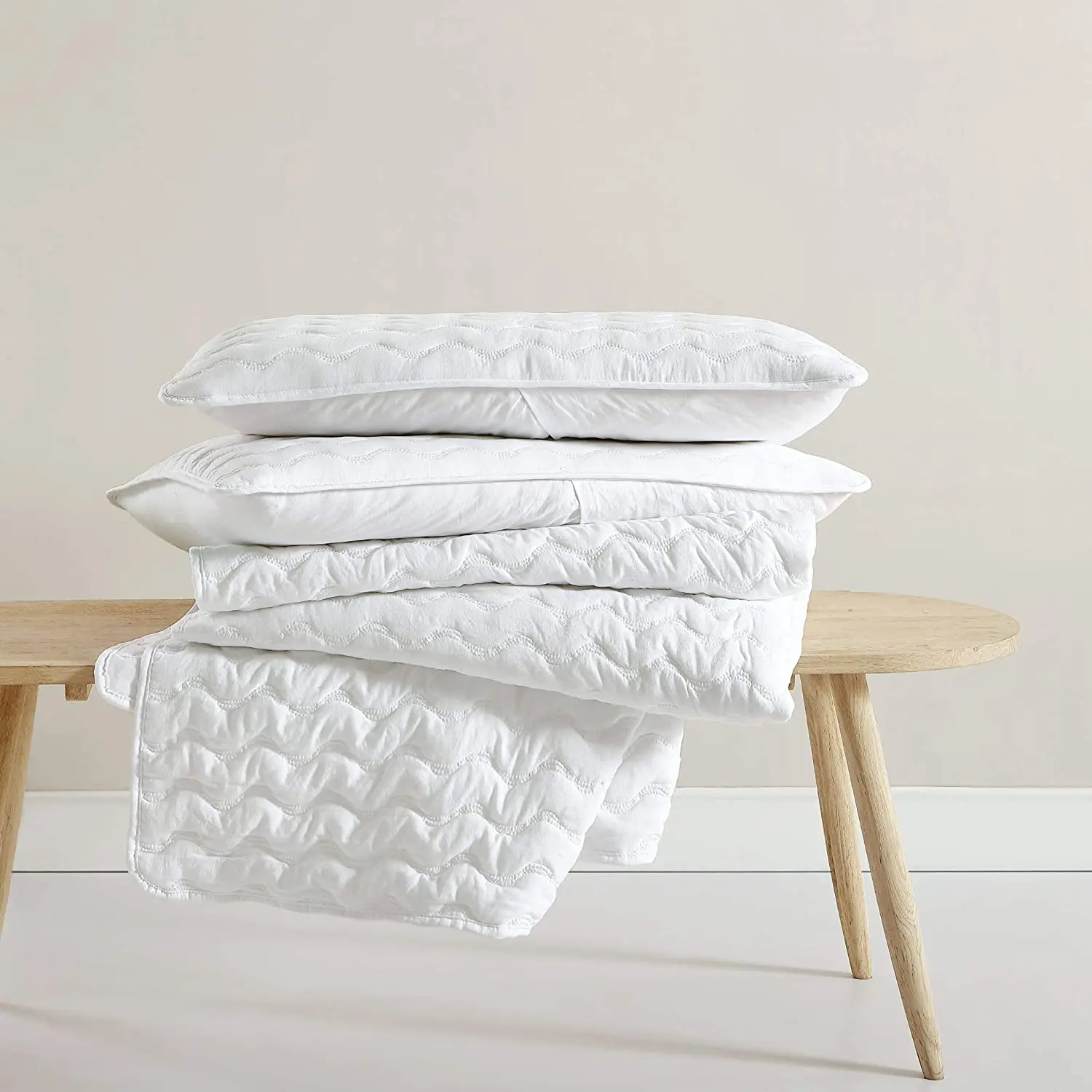 2022 New Style  Wavy Quilted All Season Lightweight Comforter Set 3PC White King Size