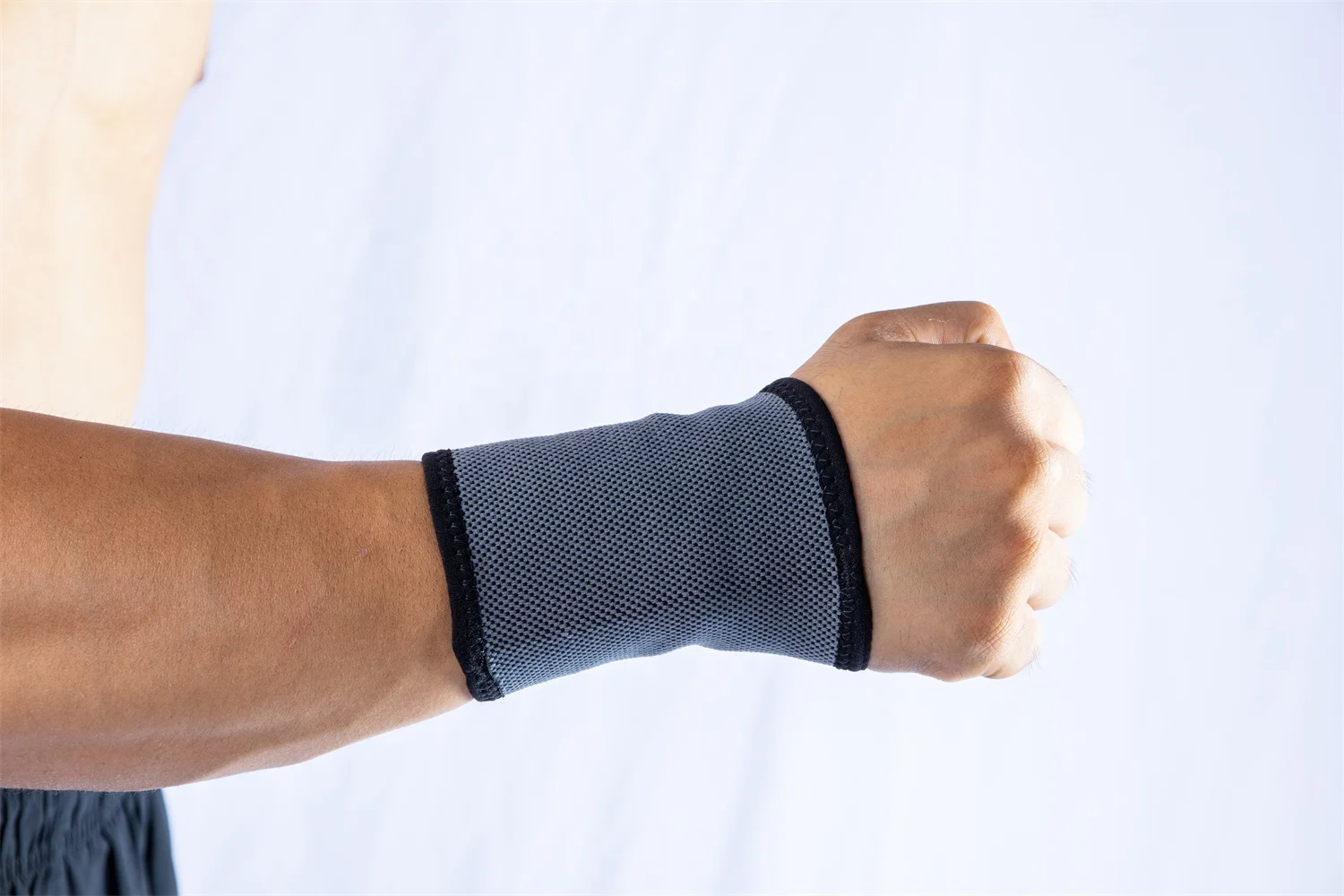 2021 New Designed Ash Cylindrical Warm and Breathable Nylon Rubber Bracers Wrist Sweat Wristband