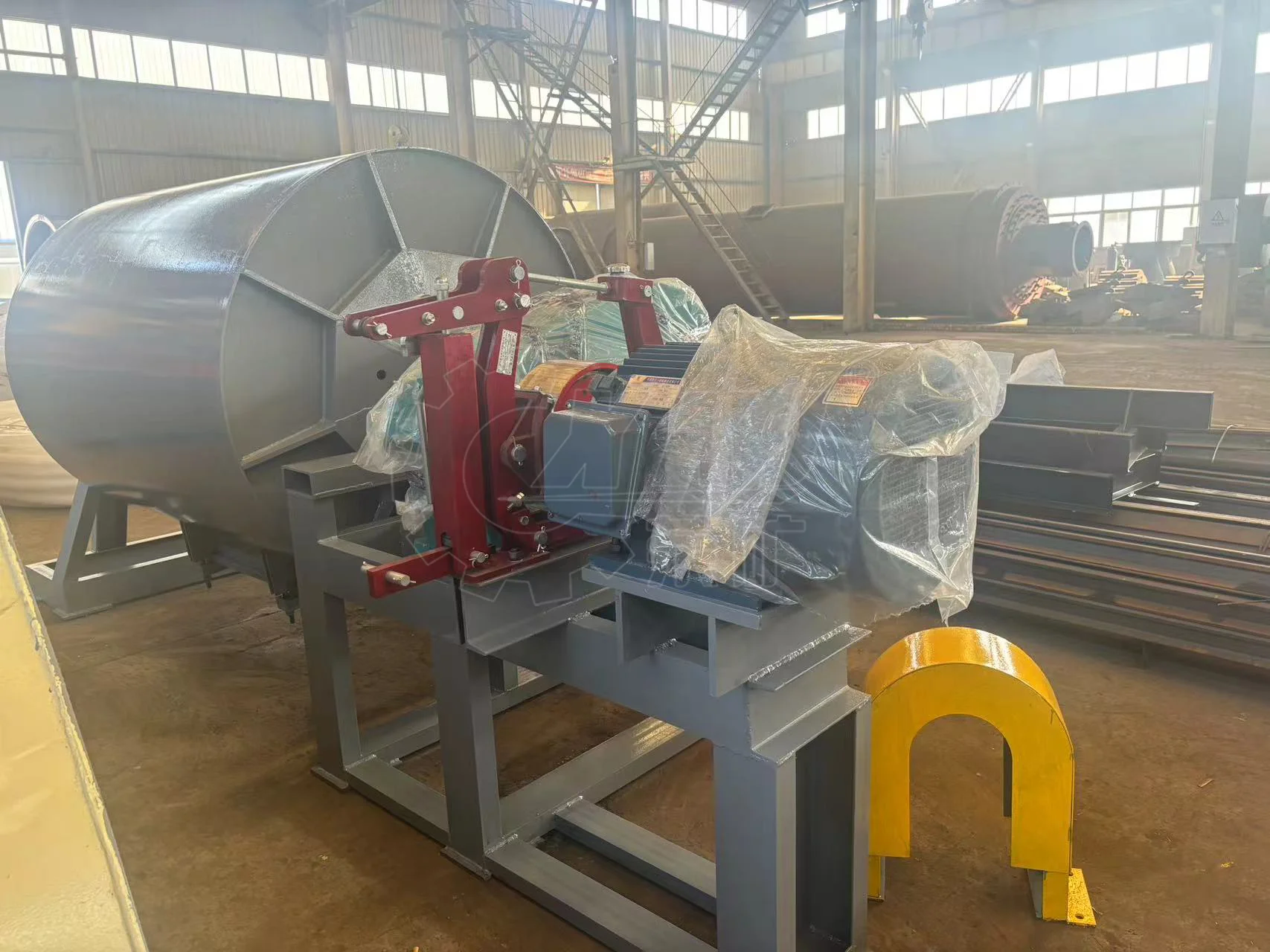 Ceramic ball mill used for grinding ceramic powder to make ceramic tableware