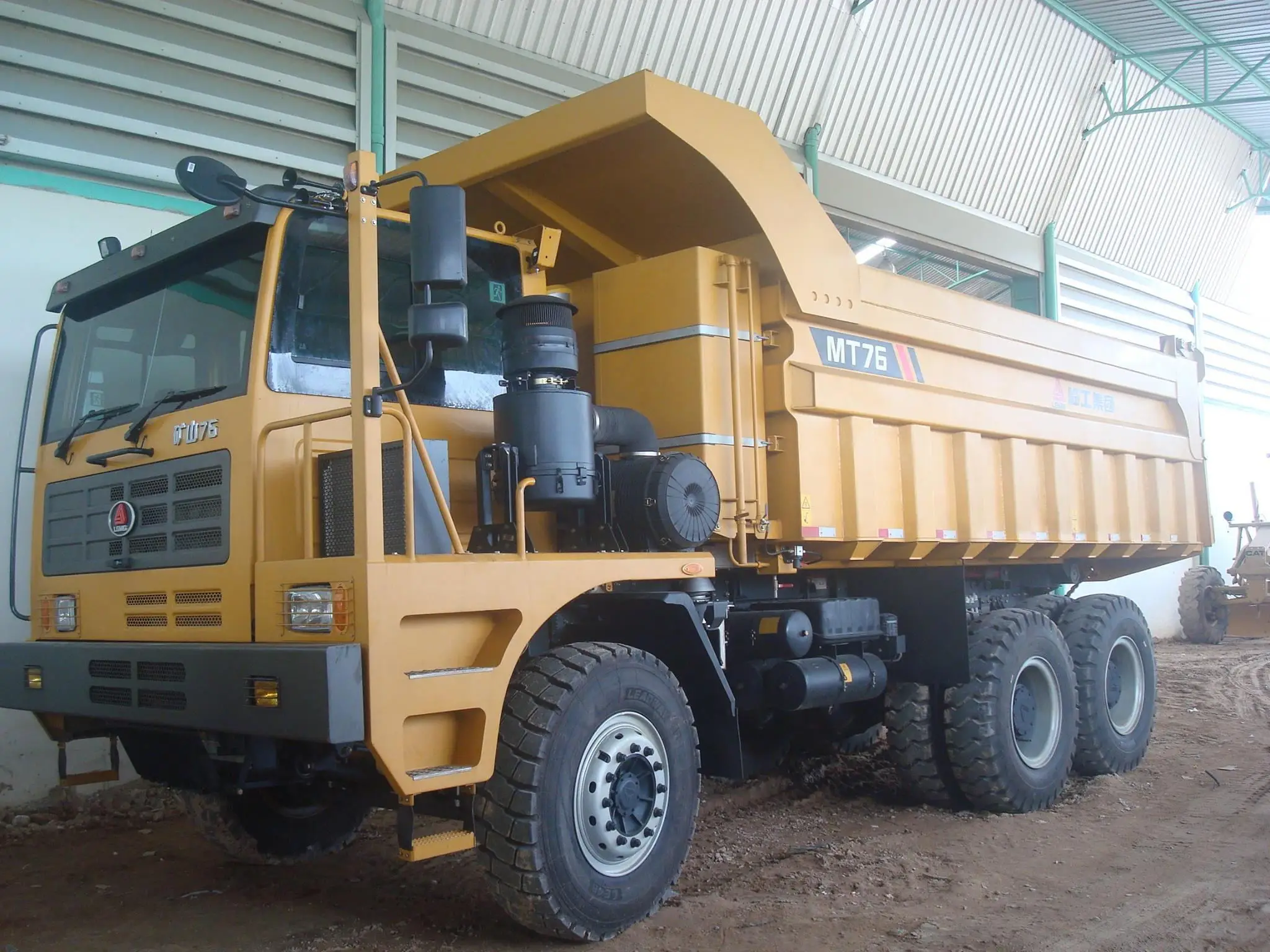 LGMG MT95H 26000kg High Quality 6*4 Giant Mining Dump Truck