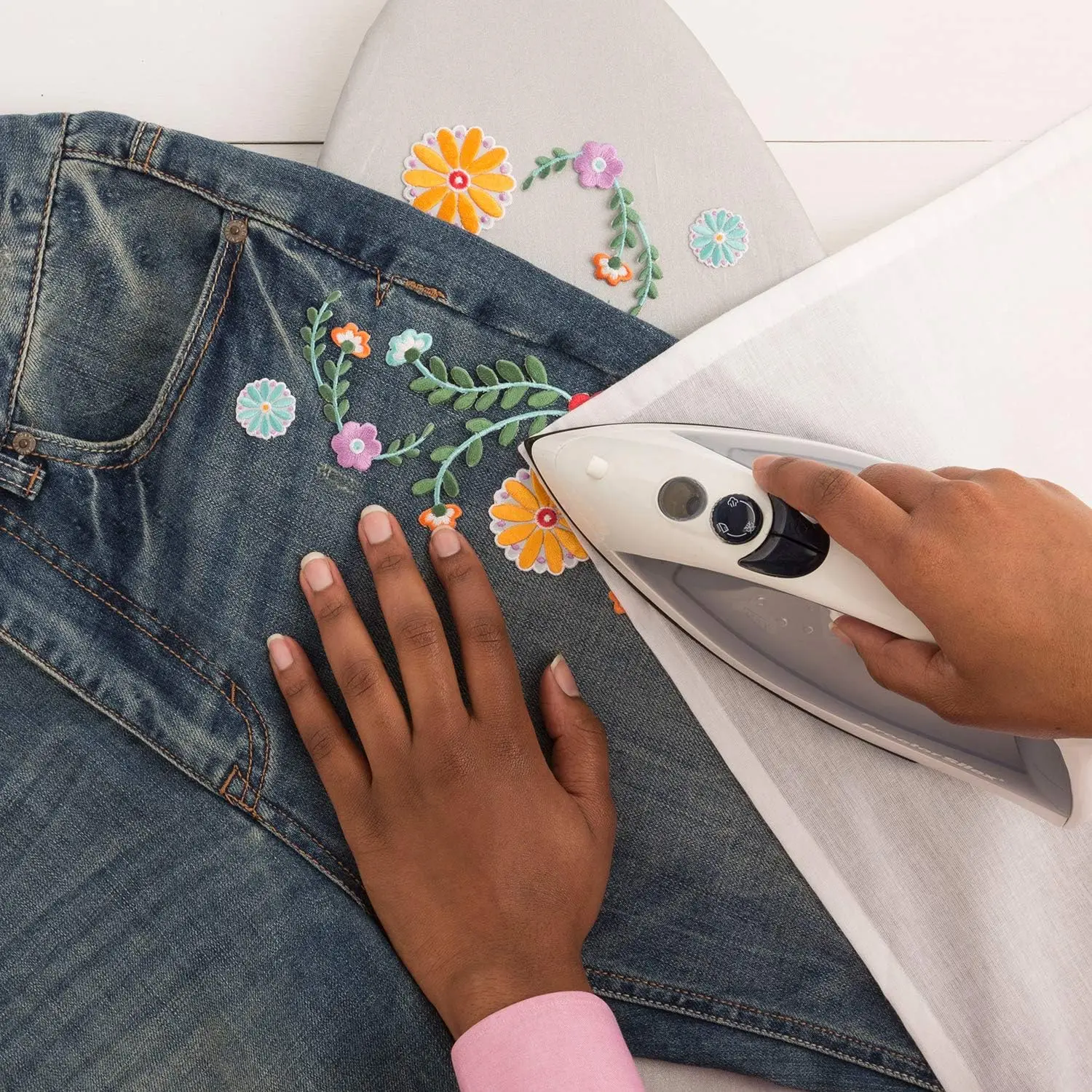 Wholesale Sewing Small Heat Press Large Readymade Flower Rose Floral Anime Applique Patches Embroidery For Hats Clothes Jeans