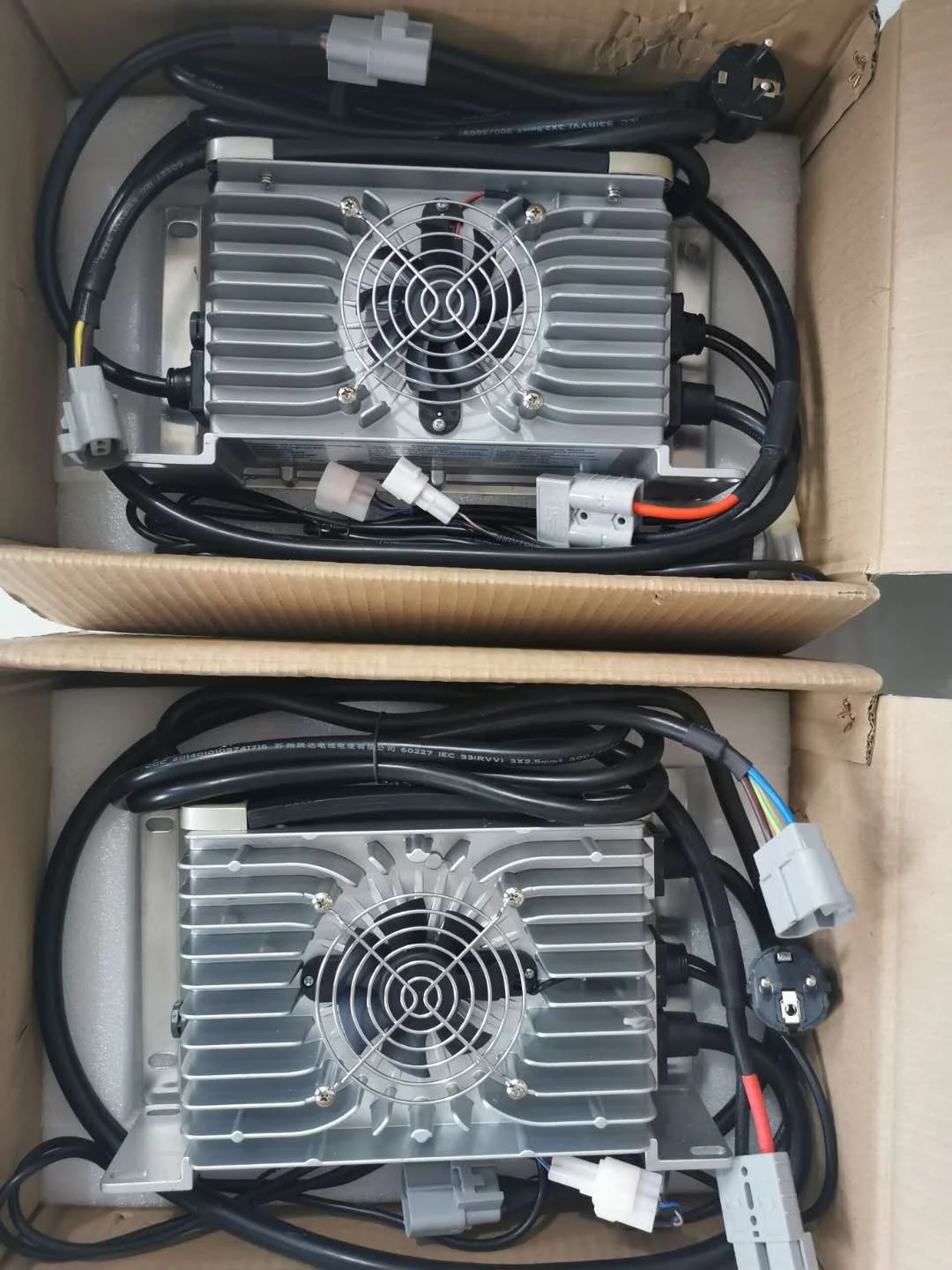 Lithium ion 14s 50.4v 58.8v 35a 25a waterproof battery charger in stock