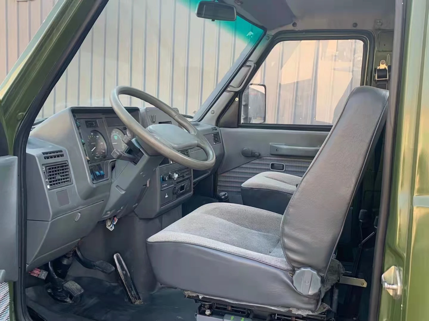 Хорошо используемый маленький грузовик Sinotruck Howo 4x4