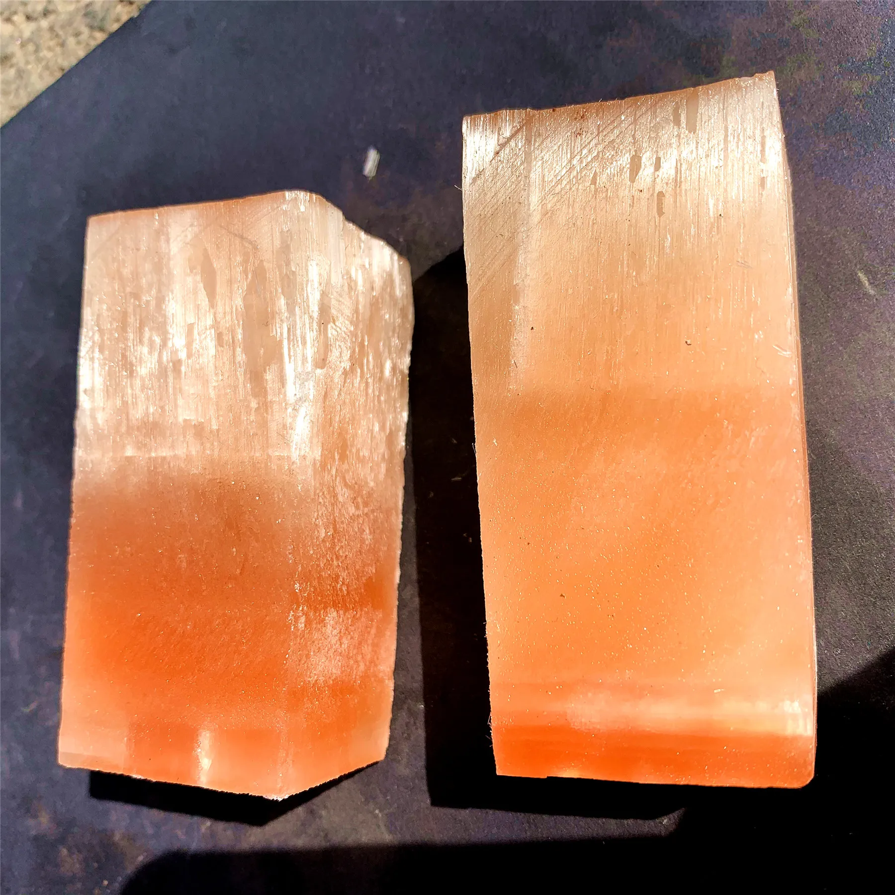 High Quality Wholesale Natural Rough Orange Selenite Sticks Slice Energy Raw Rough Stones Selenite For Feng Shui