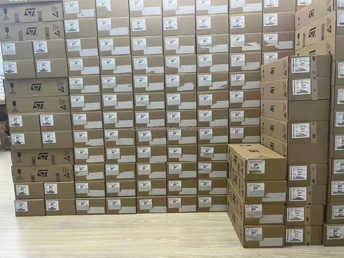 Stock Original MOSFET 4N04R7 4N04R8 IPLU300N04S4 IPLU300N04S4-R7