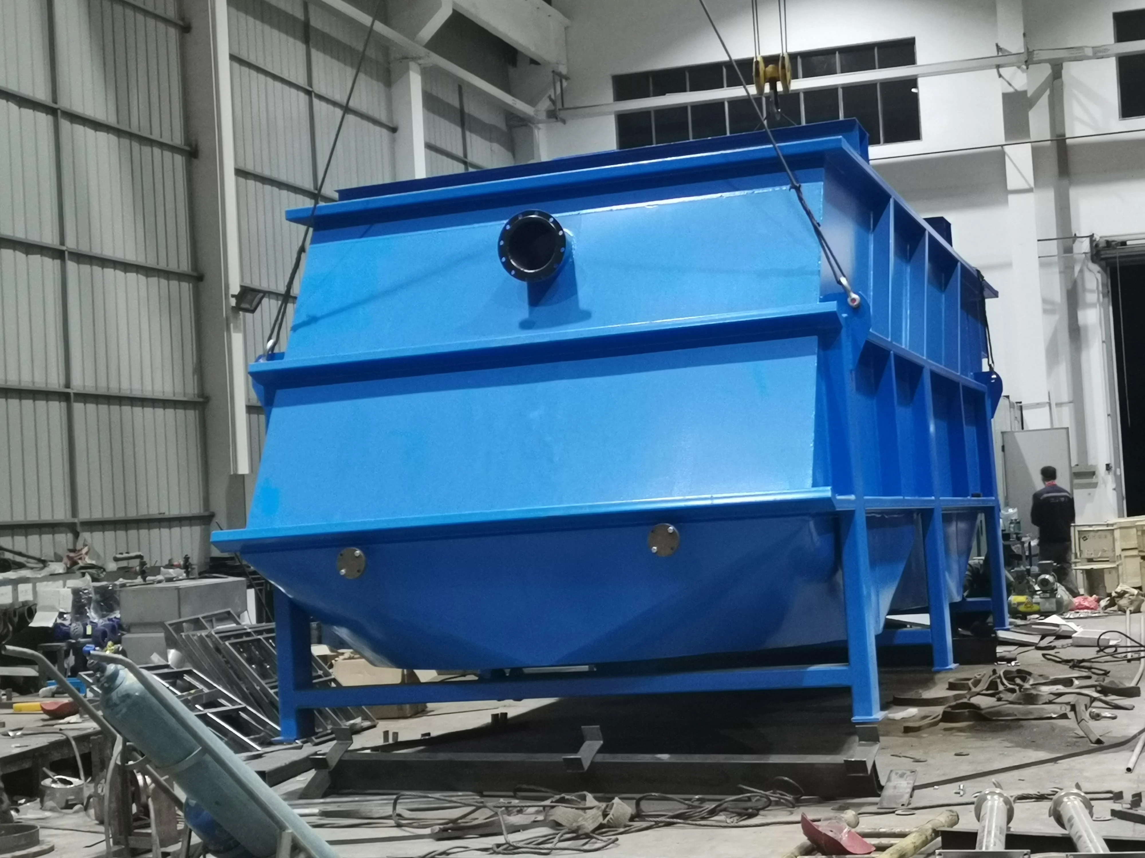 Lamella separator for industrial waste water separation