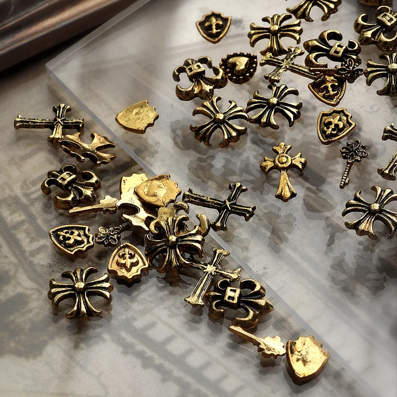 ND1393 50pcs Antique Cross Chrome Heart Nail Charms Vintage Christian Style Manicure Jewelry Accessories For Nails Art Design
