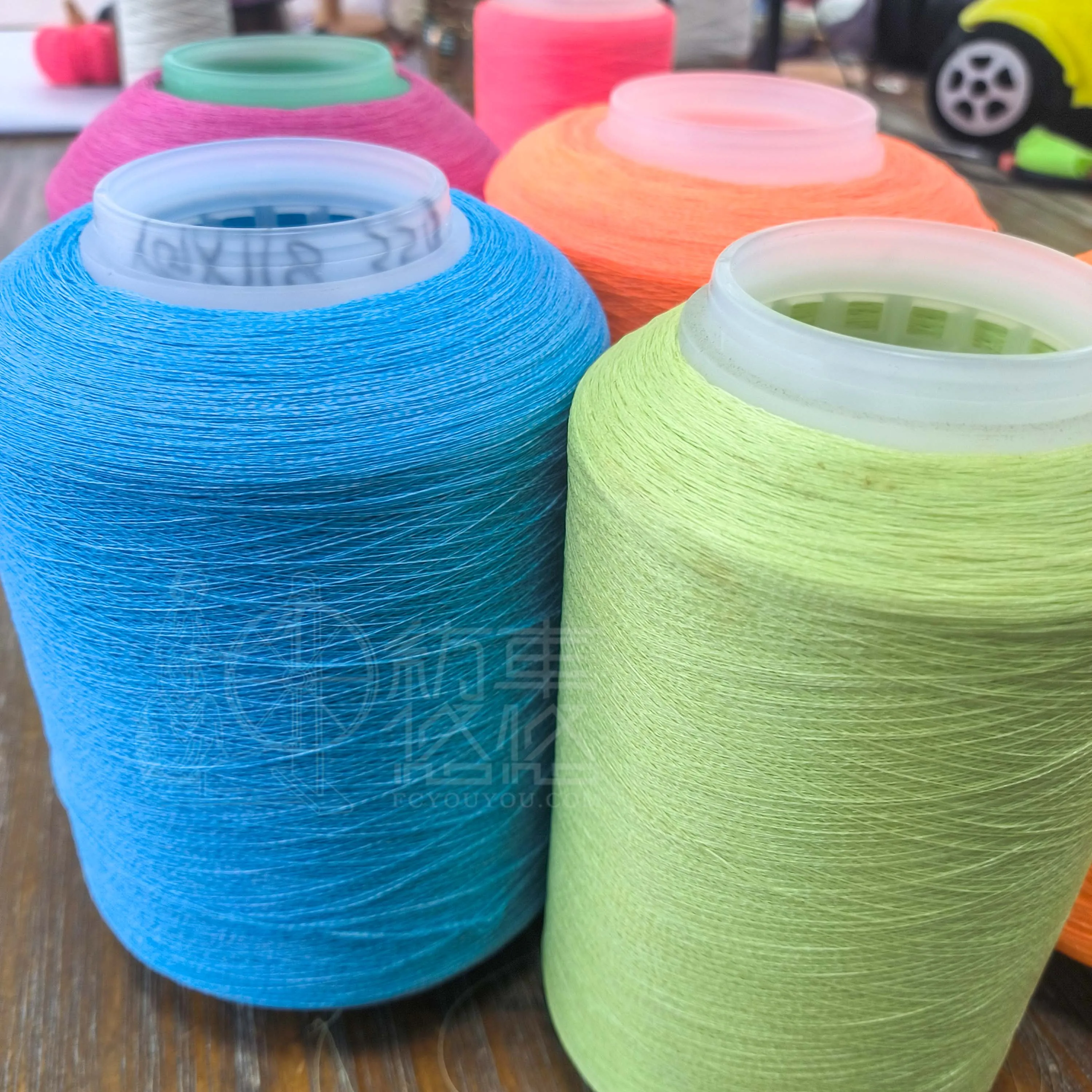 Super Bright Glow in the Dark Yarn 75D 108D 150D Luminous Weaving Yarn Super Bright Glow in the Dark Fancy Knitting Yarn