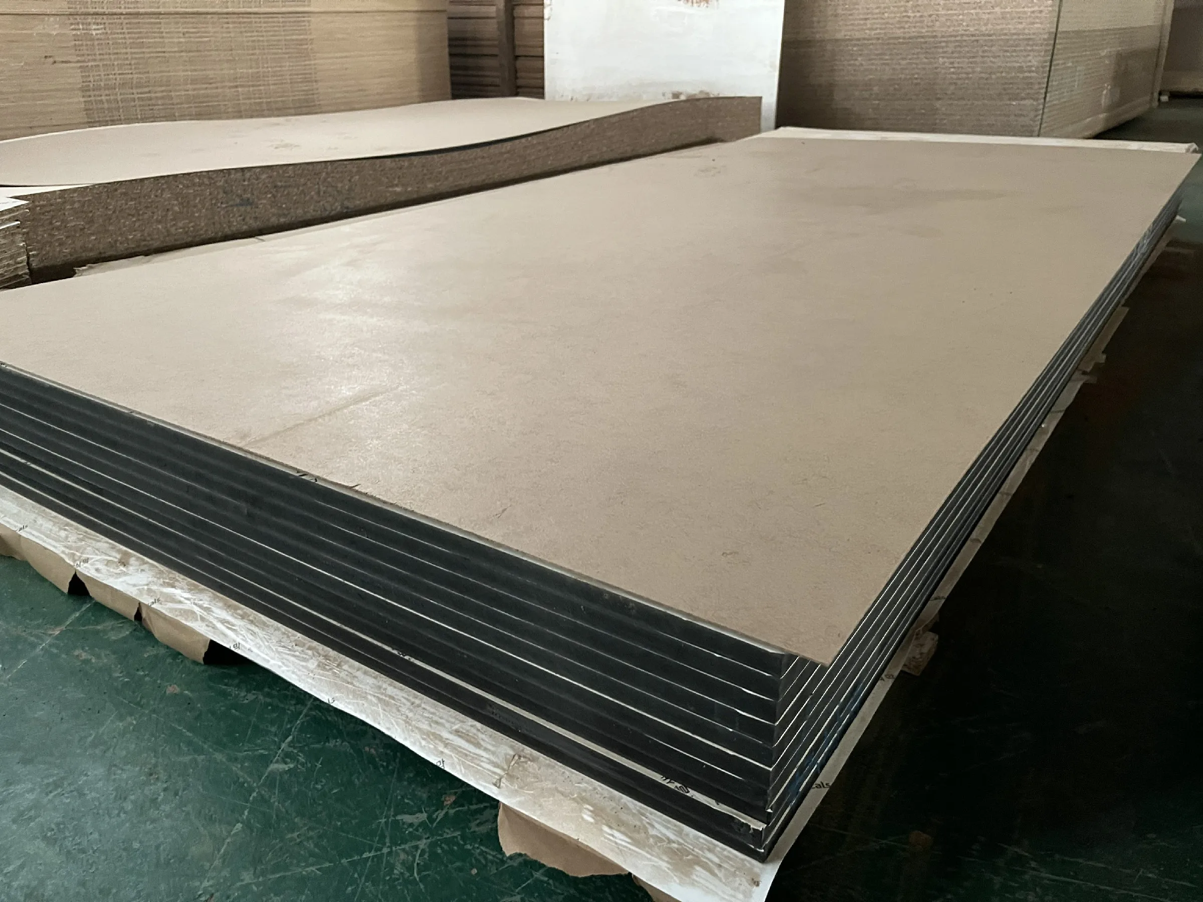 Hot Selling Activated Bamboo Charcoal Boards Cheap Construction Plywood for Household Furniture and Bedroom Packing