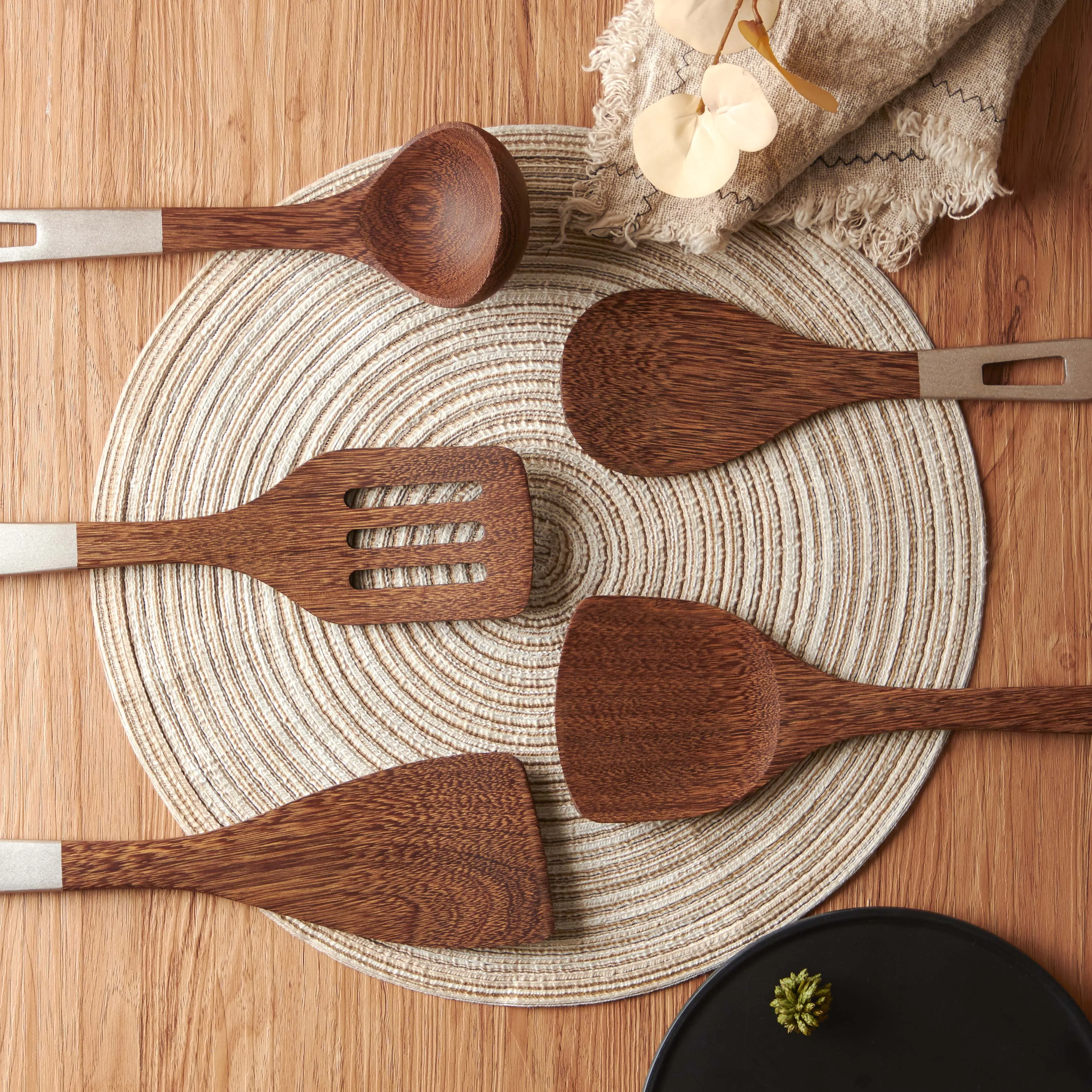 Stock Natural Acacia Wooden Cooking Utensils Kitchen Utensil Manufacturers Chinese Non-Stick Bamboo Wood Utensils For Kitchen
