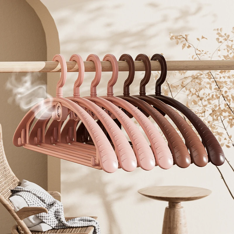 Wholesale 2024 Newly designed non slip  plastic clothes hangers with fragrance