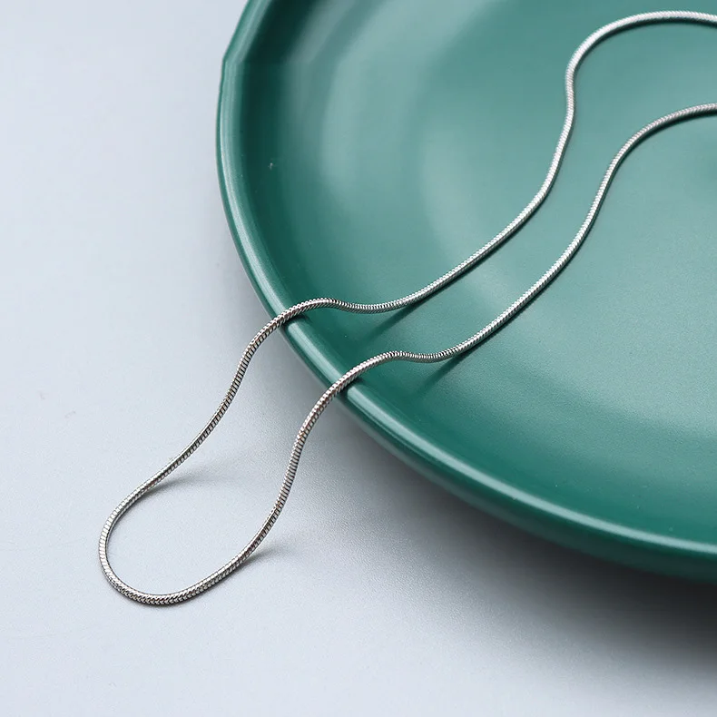 Wholesale Custom Your Size Retro Titanium Steel Gold Silver Plated Simple Niche Snake Twisted Necklace For Women