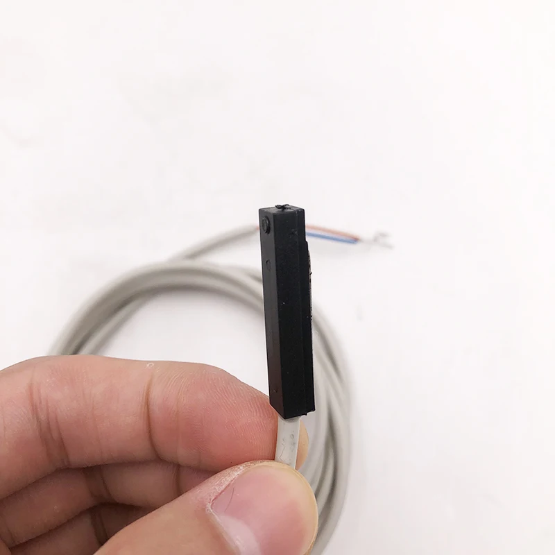 sensor  agricultural modernization  D-Z73   relay/PLC  24VDC-100VDC Magnetic switch