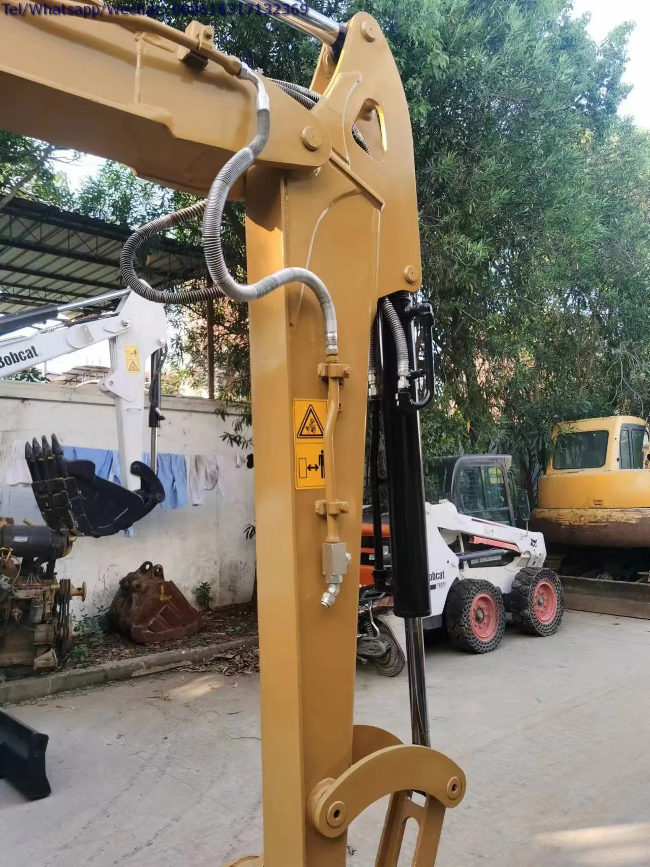 Мини-экскаватор Cat 306 306E с резиновой направляющей