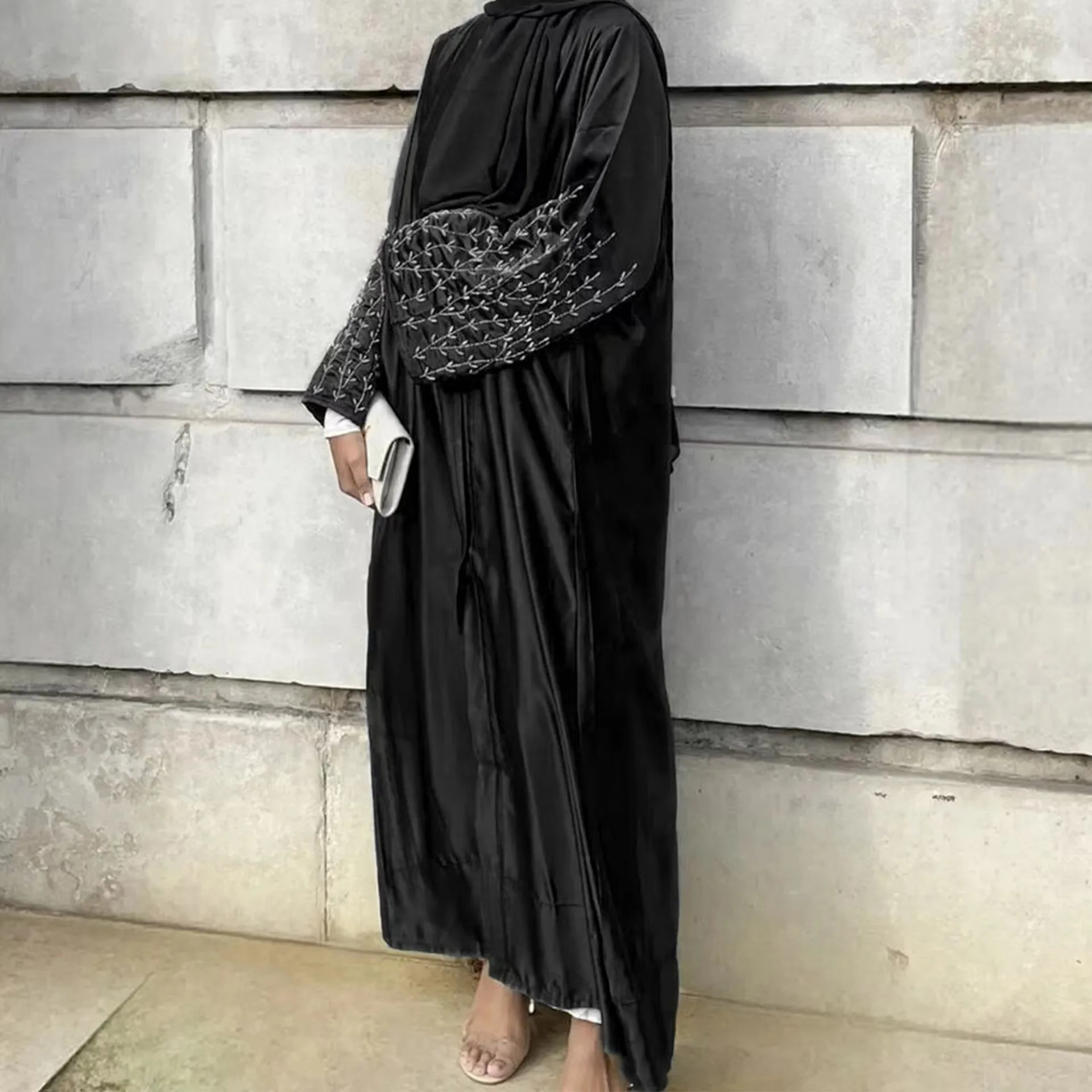 Loriya Manufacturer Turkey Modest Dubai Abaya Luxury Abaya with Handmade Beads Women Muslim Dress