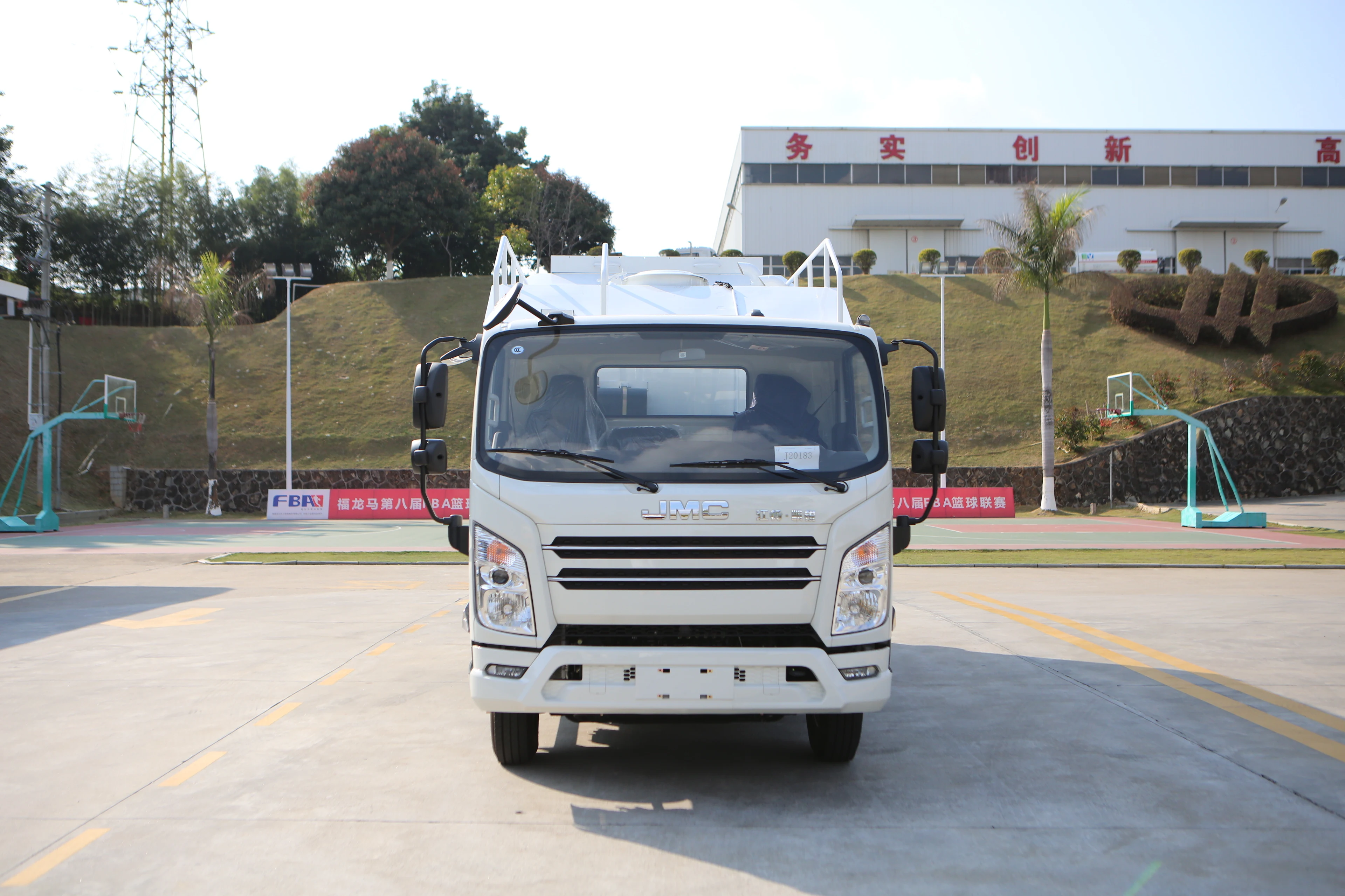 FULONGMA Hot Sale Garbage Bin Cleaning Truck 4*2 Dustbin Cleaning Truck For Sale