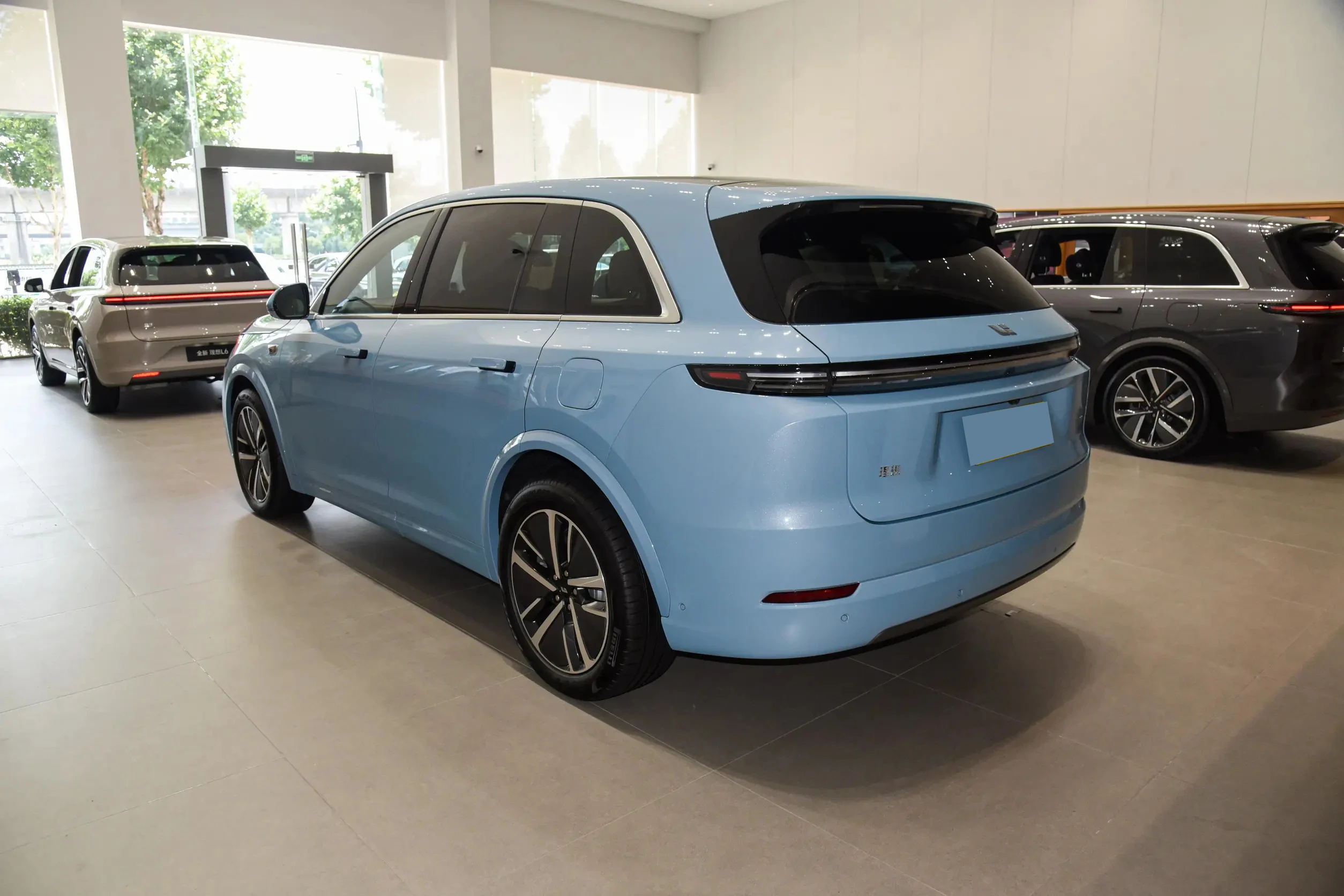 2024 Lixiang L7 Pro Luxury Electric SUV Hybrid 4x4 New Energy Vehicle with Extended Range Large Size SUV-Ultra Max Air