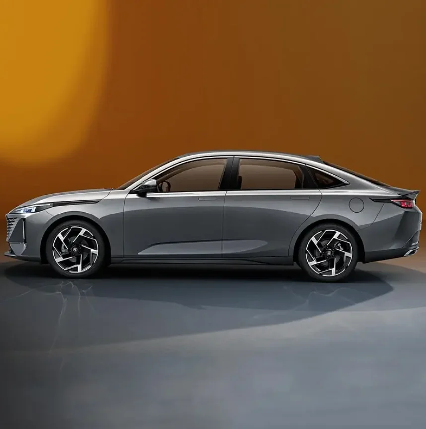 Changan Yida 2023 новый газовый автомобиль в наличии 1 5 T GDI DCT флагманская модель седан changan yida дешевый бензиновый