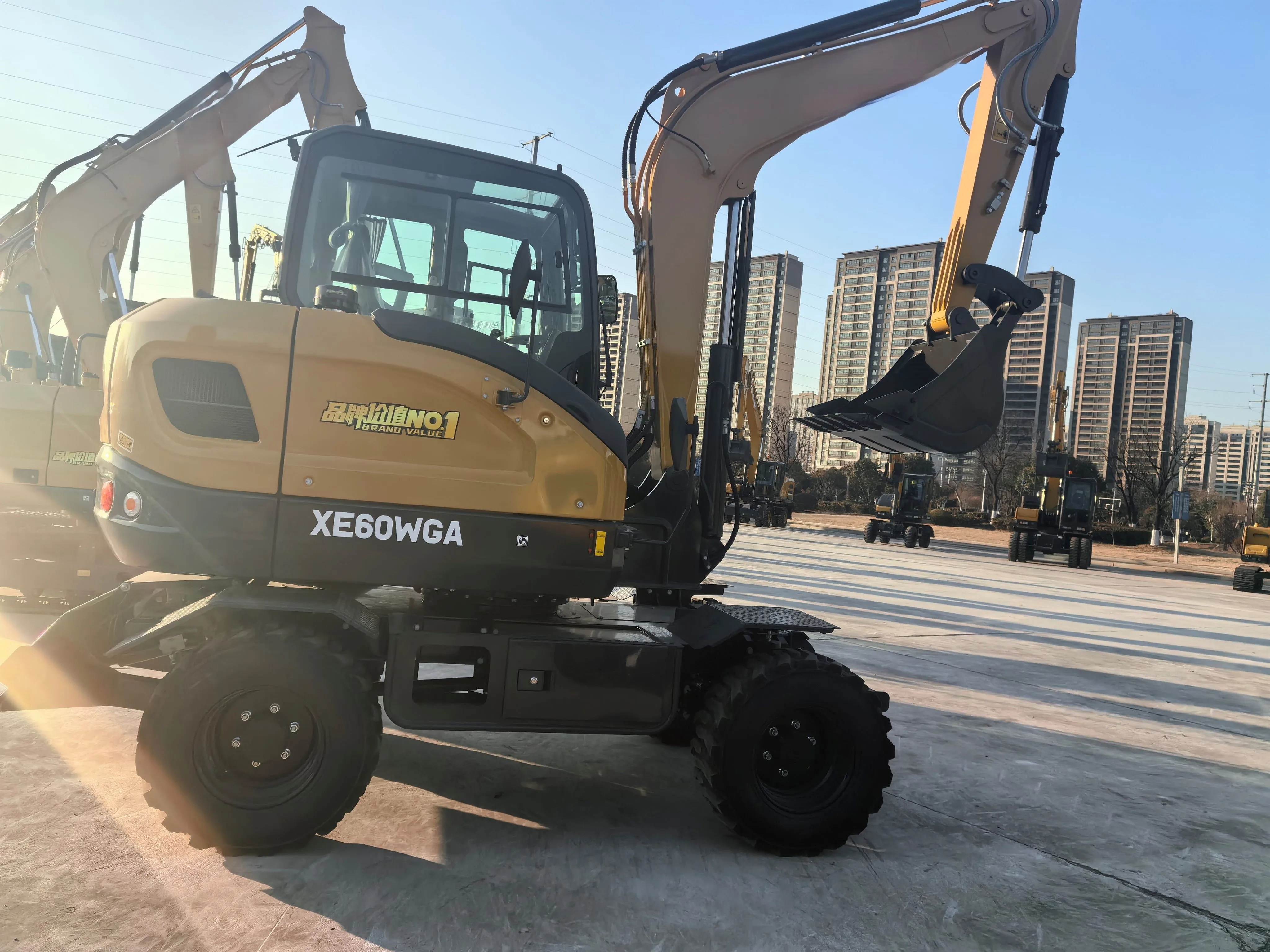 Компактный экскаватор XE60WGA 6 тонн с ведром 0 21 кубических метров