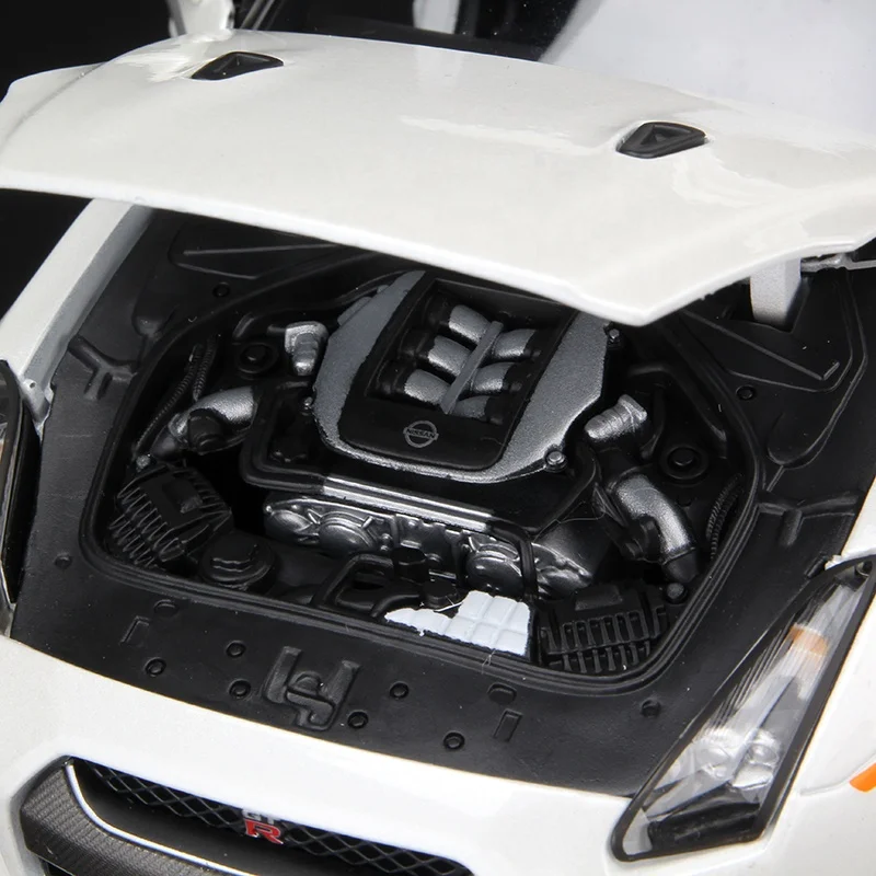 1:18 Bburago Nissan GTR R35 2009 спортивный автомобиль имитация статического сплава модель автомобиля Коллекционная подарок