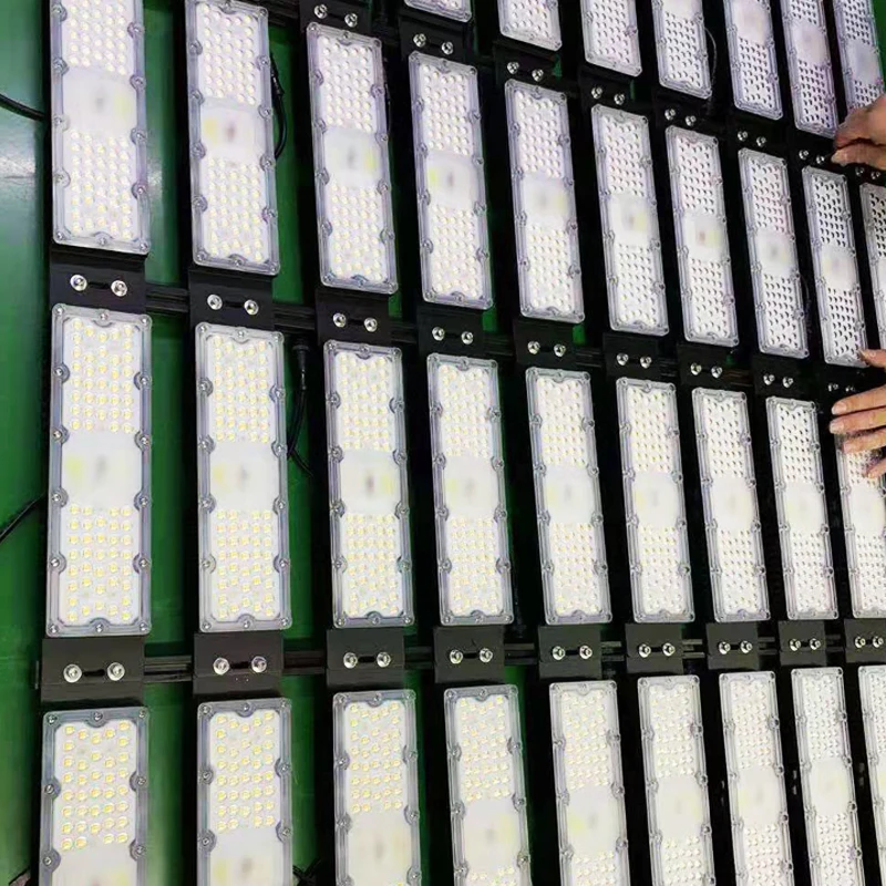 Online Retail High Quality High Power Waterproof Quantum 2000W Led Grow Light For Plant Growth