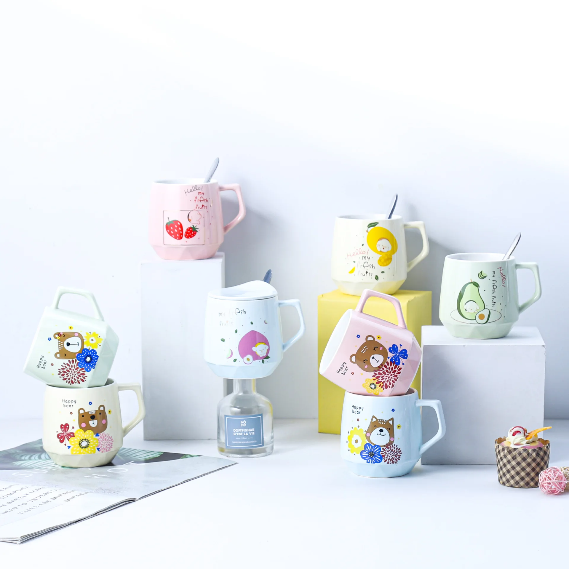 
Reduction Sale Pink Strawberry Hedgehog Cartoon Letter Print Creative Ceramic Tea Mug Ceramic Spoon Lid Cup Set 