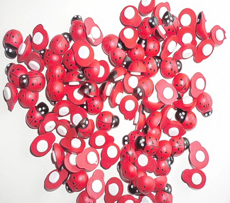 Wooden colorful bee patch handmade decorative for kids mix color bee small red ladybug painted wood material for decoration