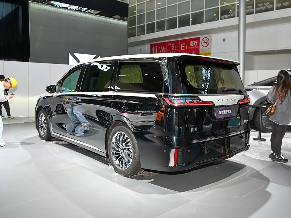 Лидер продаж роскошный электрический премиум-класса MPV Voyah Dream с четырехдверным электрическим автоматическим подъемным стеклом и видеомагнитофоном